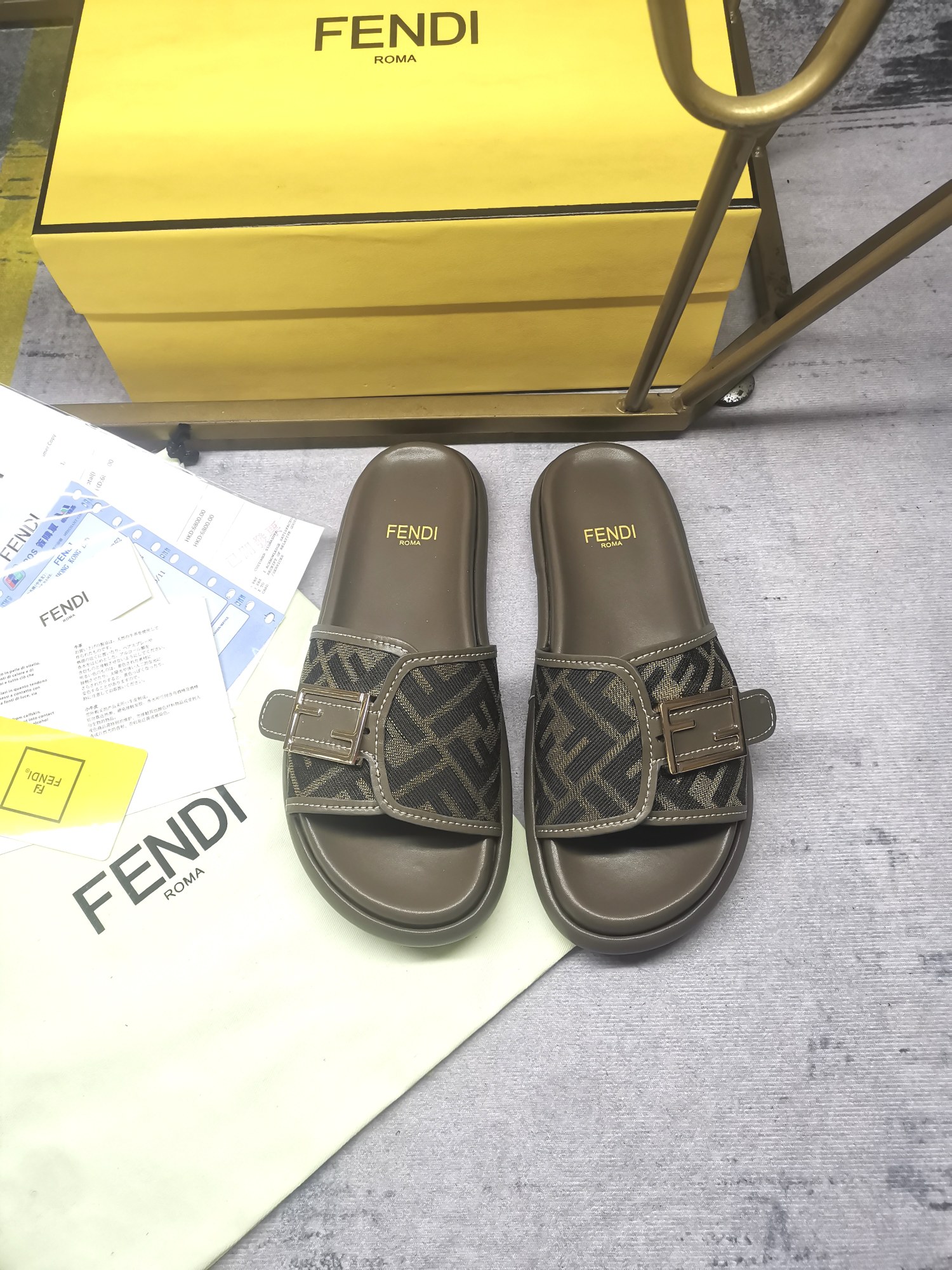 FENDI SLIDES
