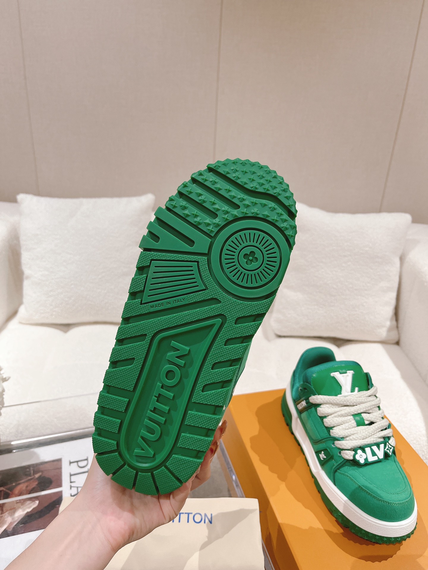 LOUIS VUITTON SNEAKERS