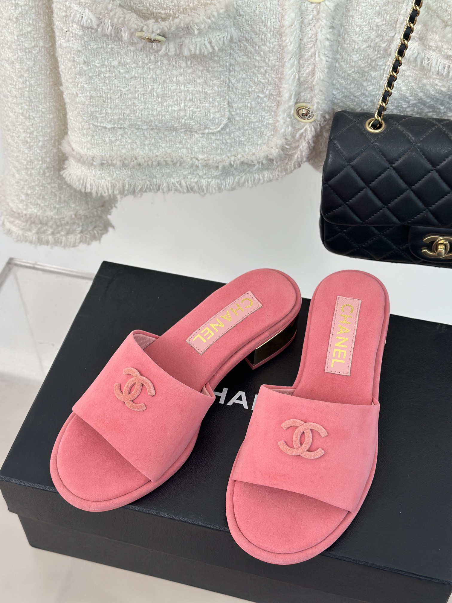 CHANEL SLIDES
