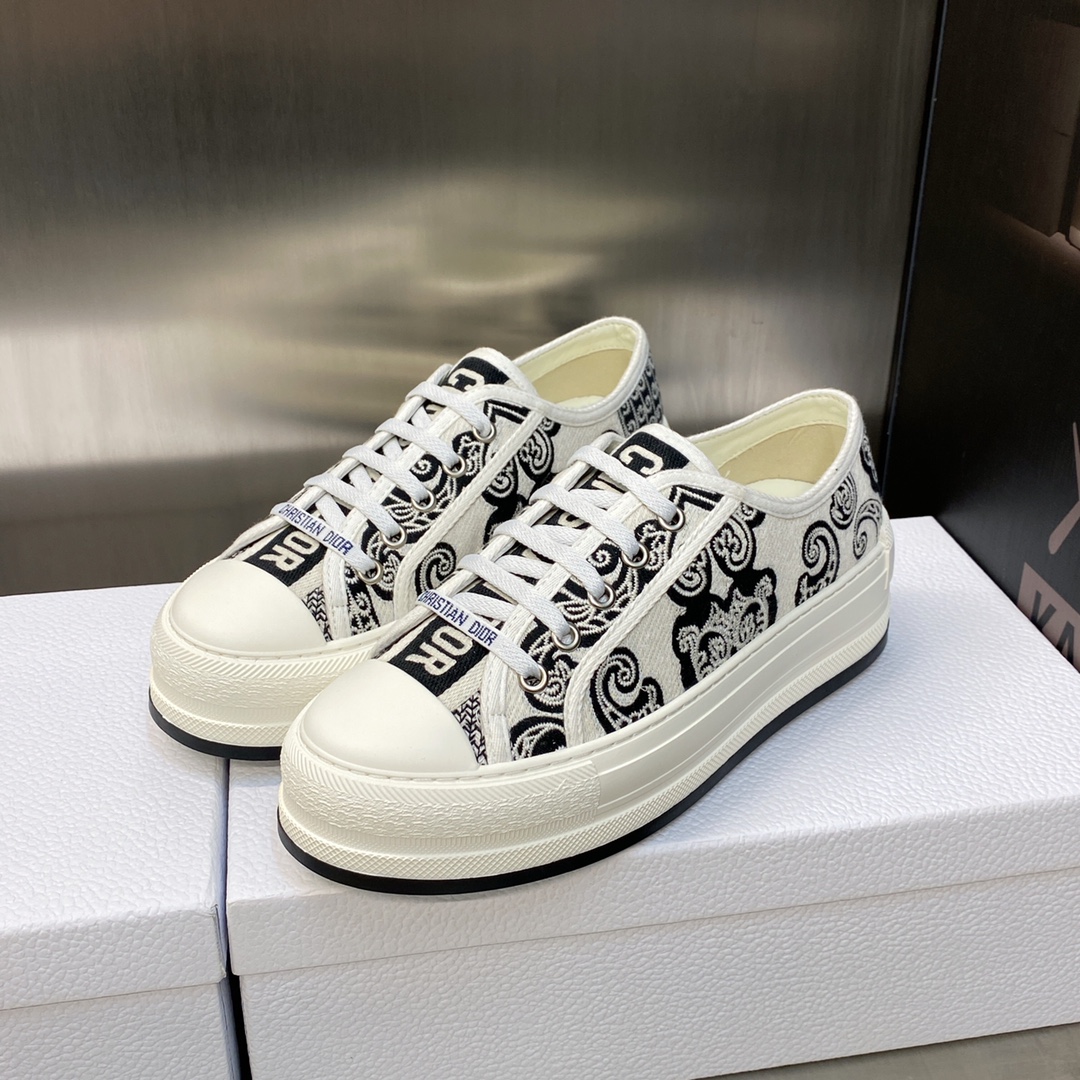DIOR SNEAKERS