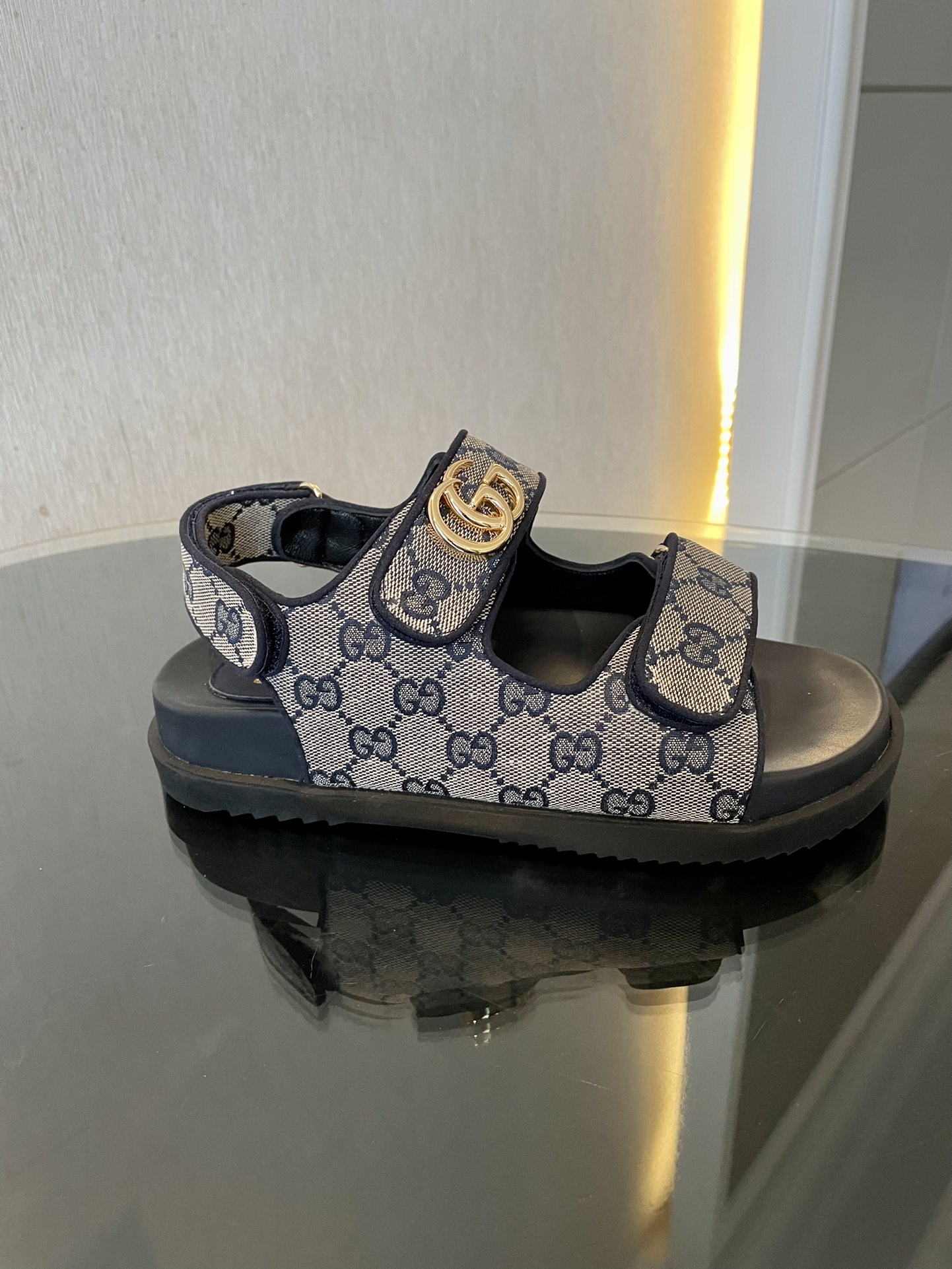 GUCCI SANDALS