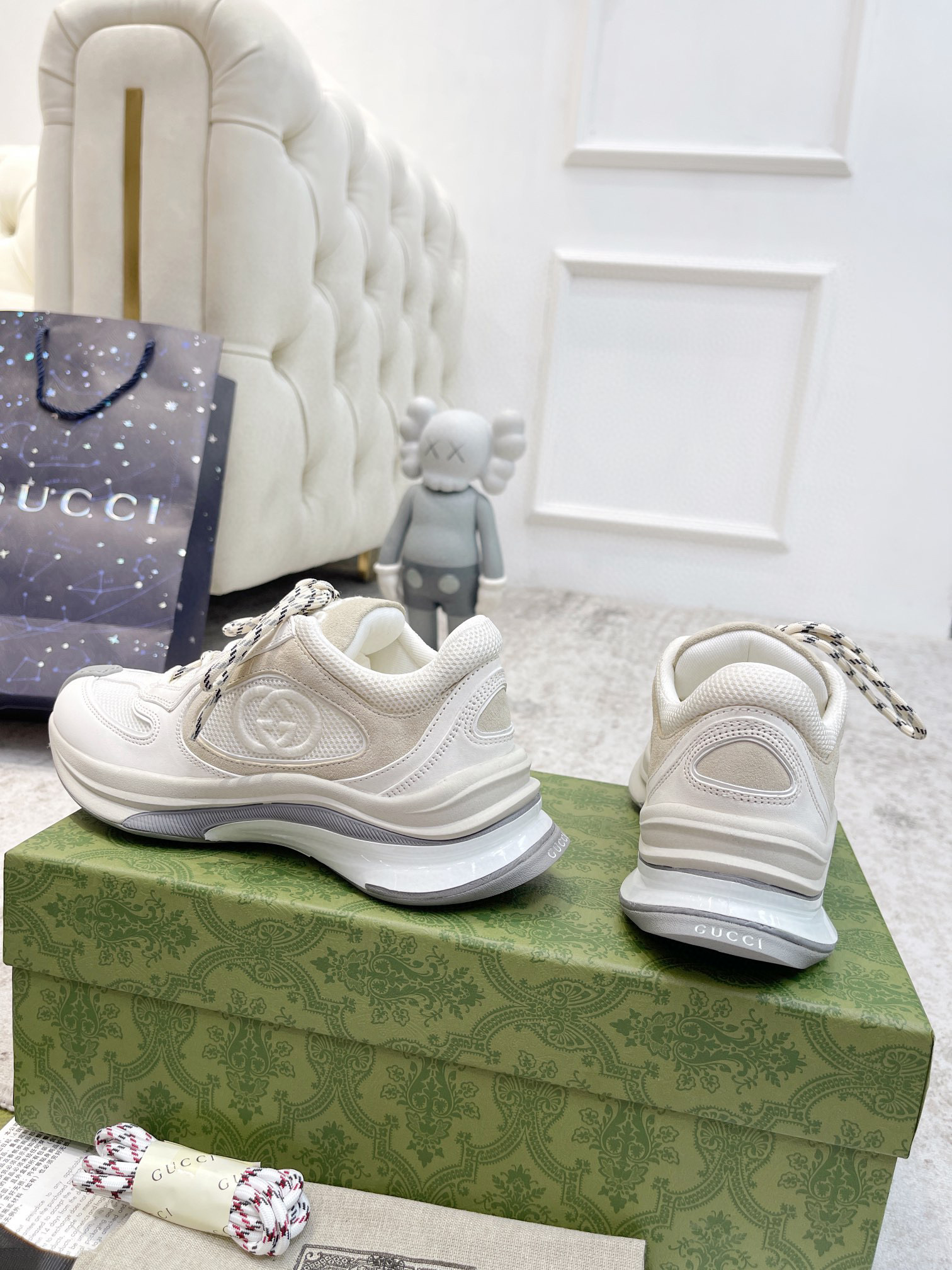 WOMEN'S GUCCI RUN SNEAKER