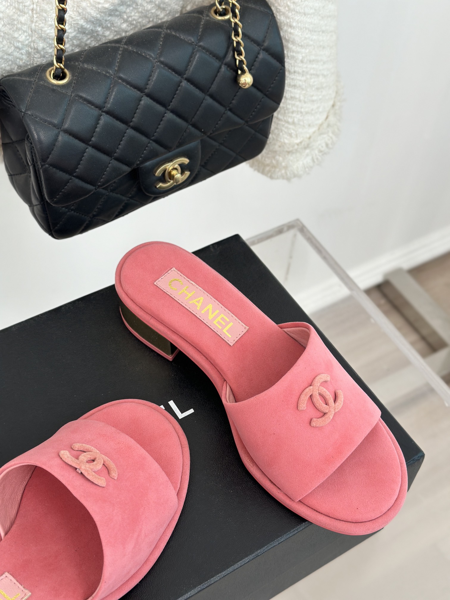 CHANEL SLIDES