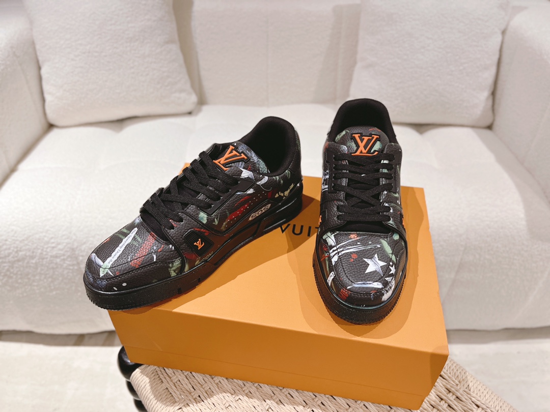 LOUIS VUITTON SNEAKERS