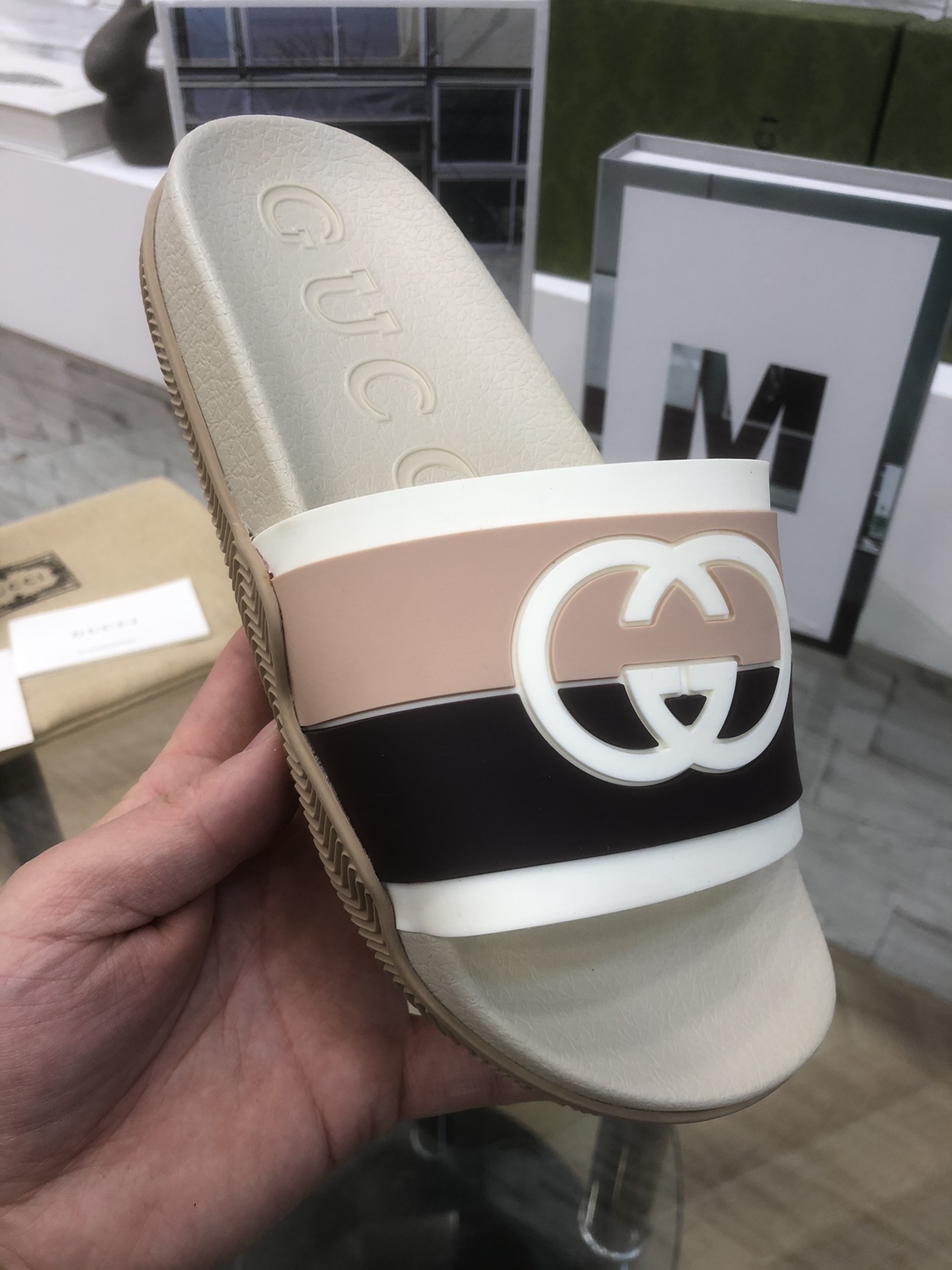 GUCCI SLIDES