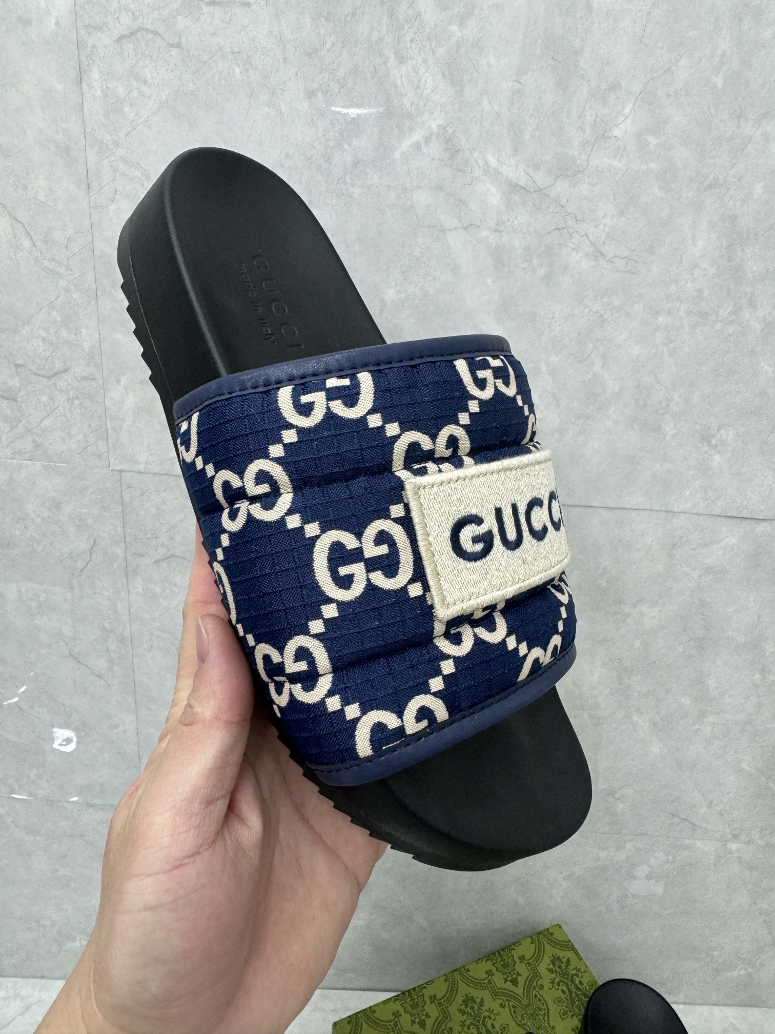 GUCCI SLIDES