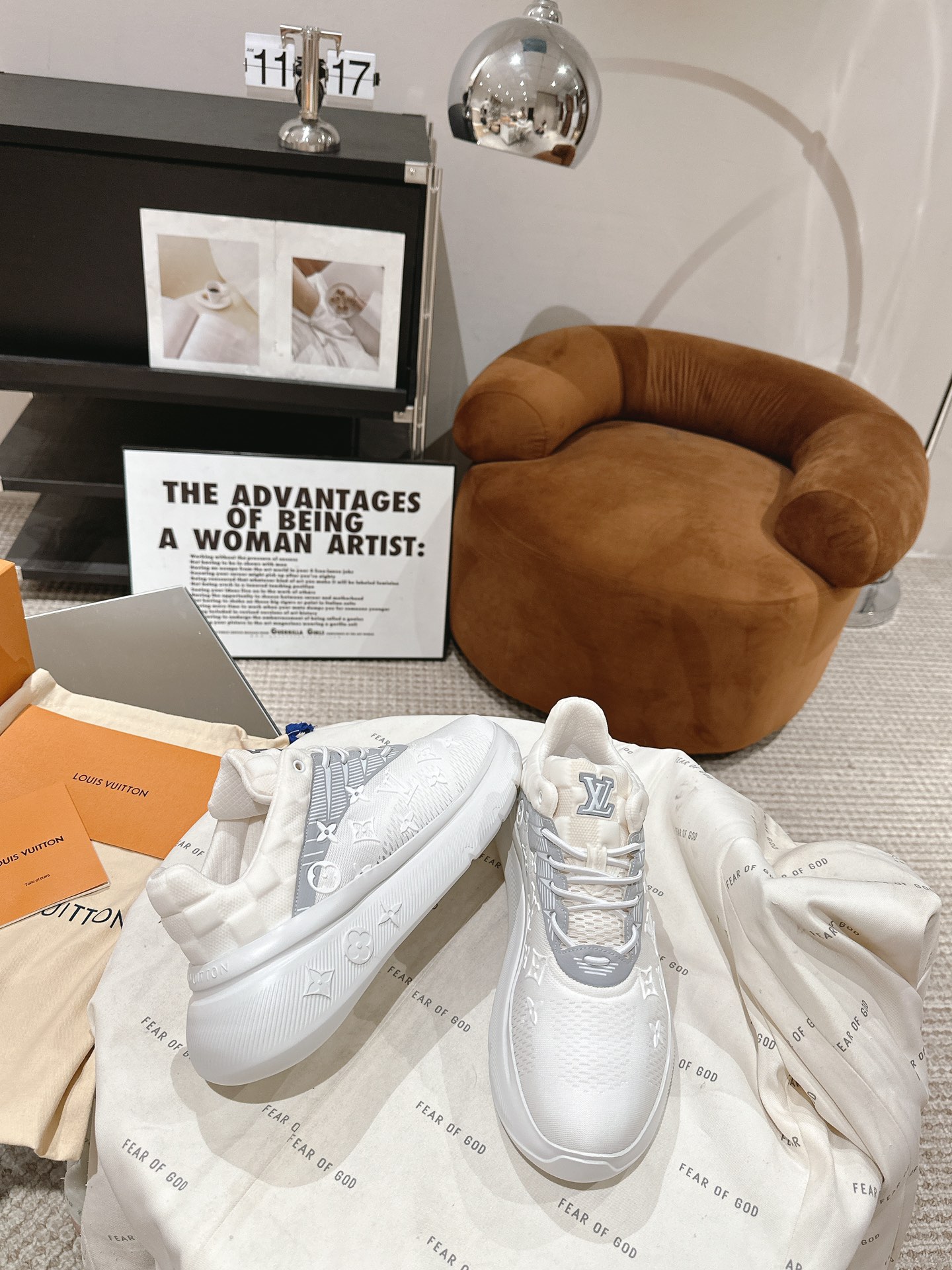 LOUIS VUITTON SNEAKERS