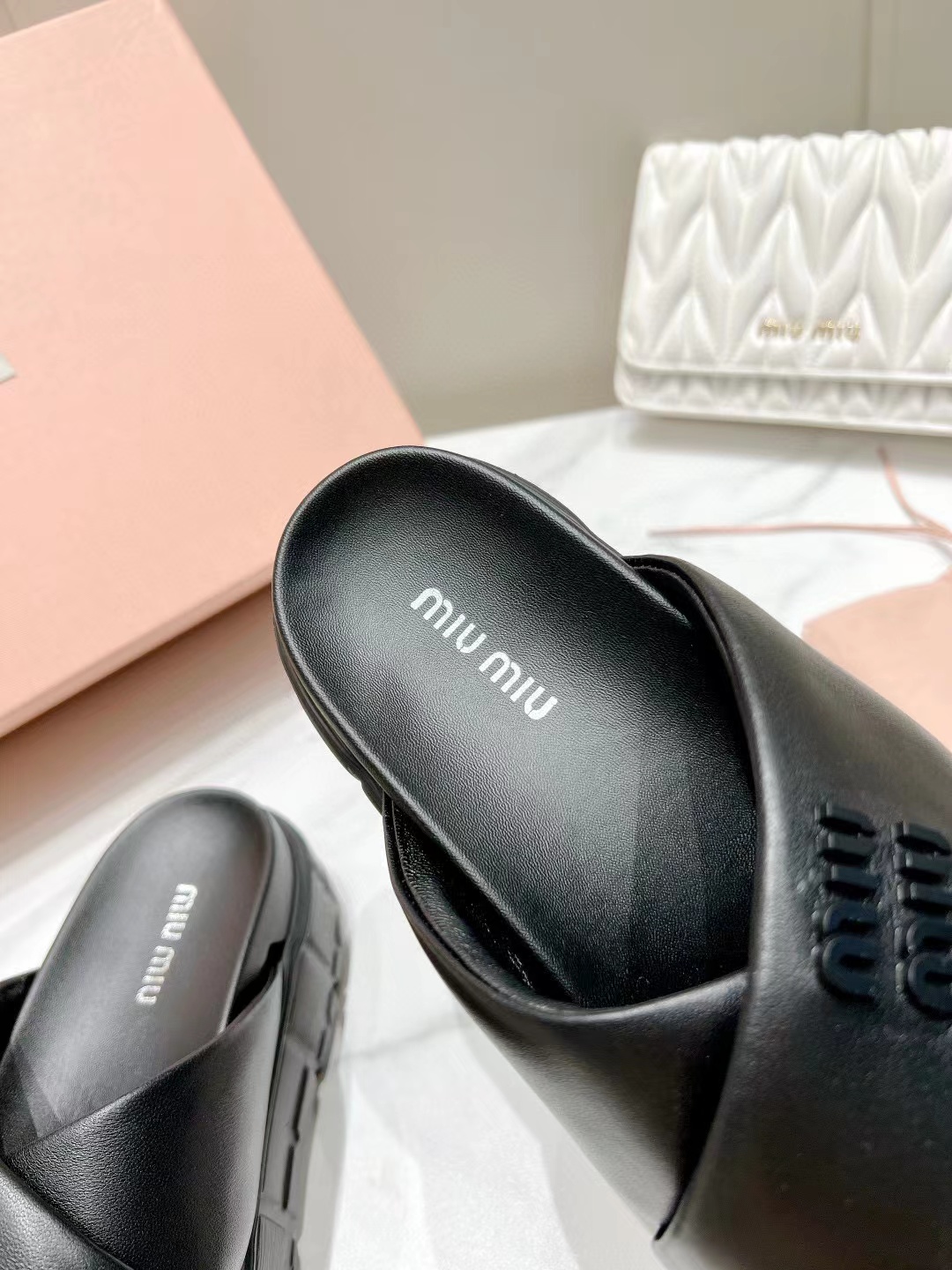 MIUMIU 2024 Top Edition Sheepskin Sandals