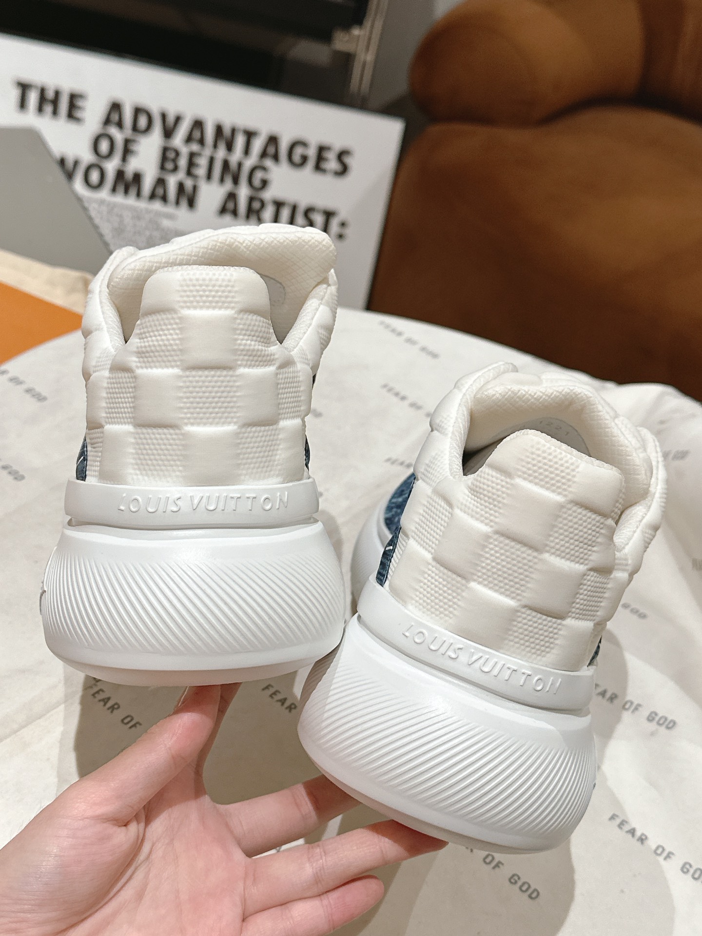 LOUIS VUITTON SNEAKERS