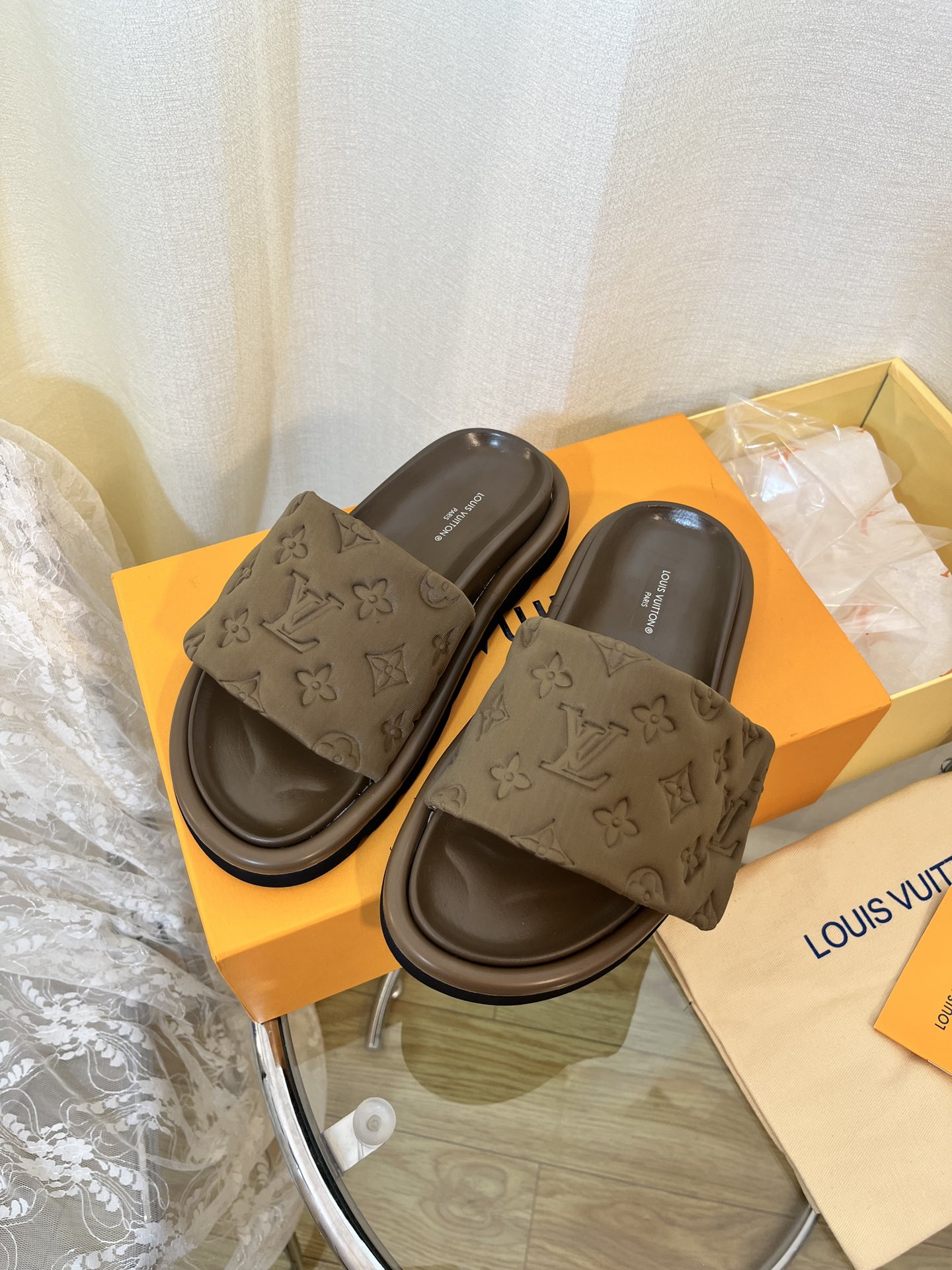 LOUIS VUITTON SLIDES
