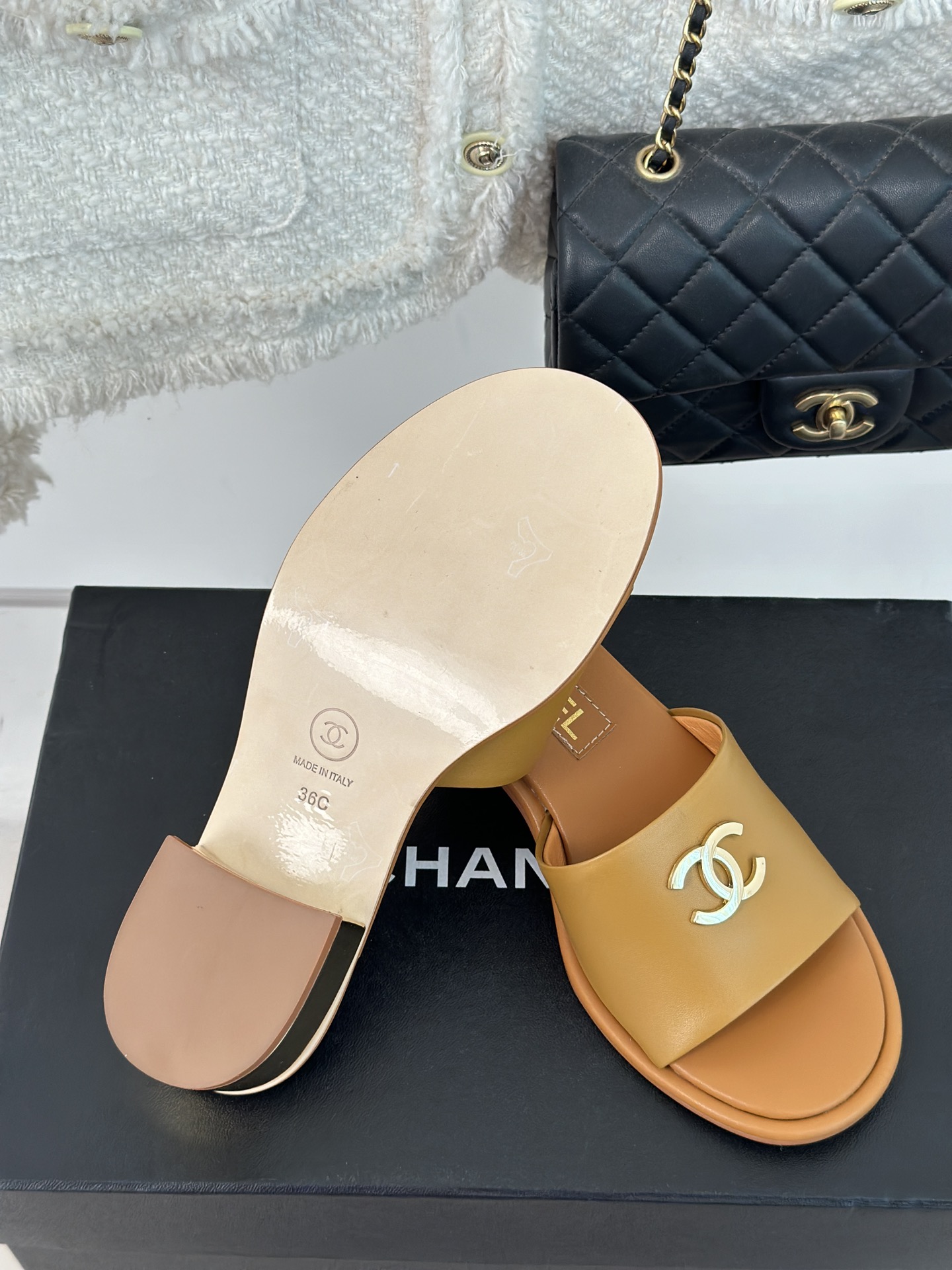 CHANEL SLIDES