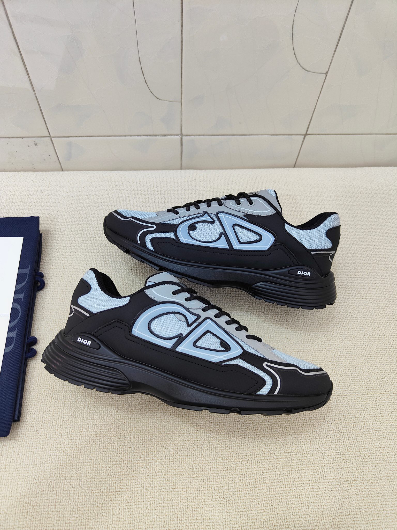DIOR B30 SNEAKERS
