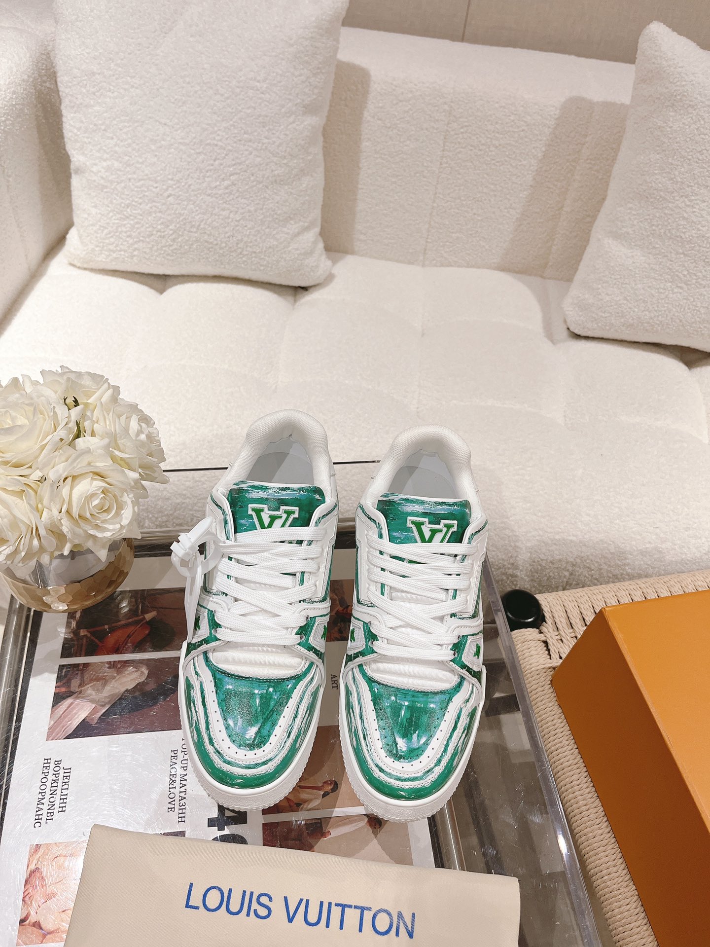 LOUIS VUITTON SNEAKERS