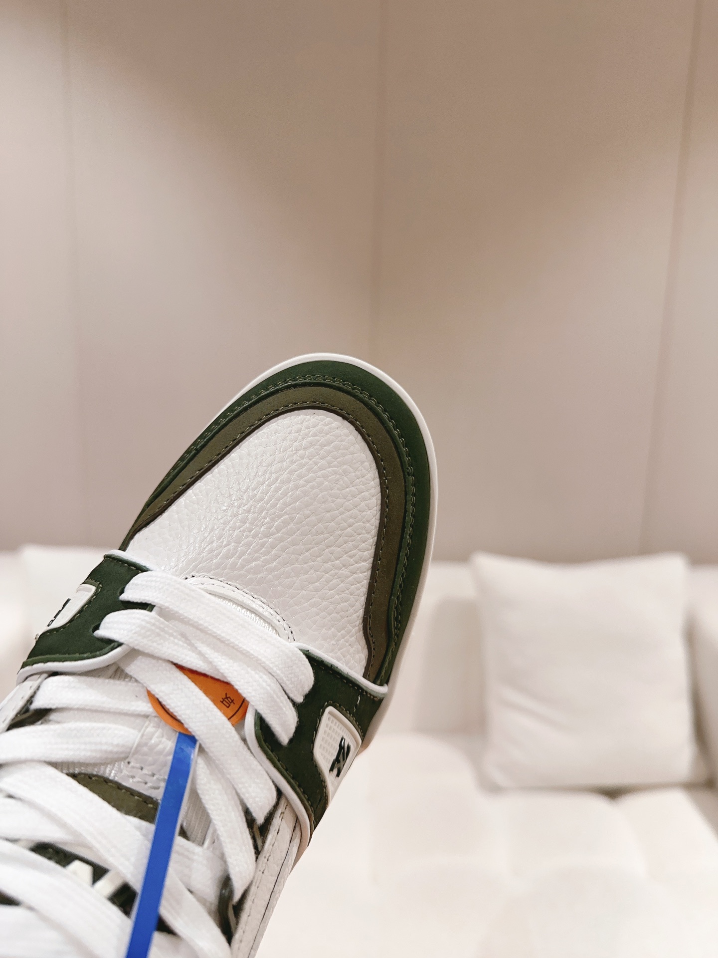 LOUIS VUITTON SNEAKERS