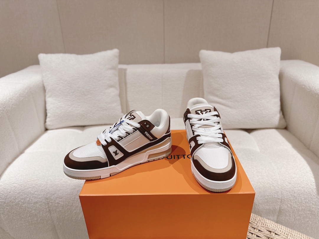 LOUIS VUITTON SNEAKERS