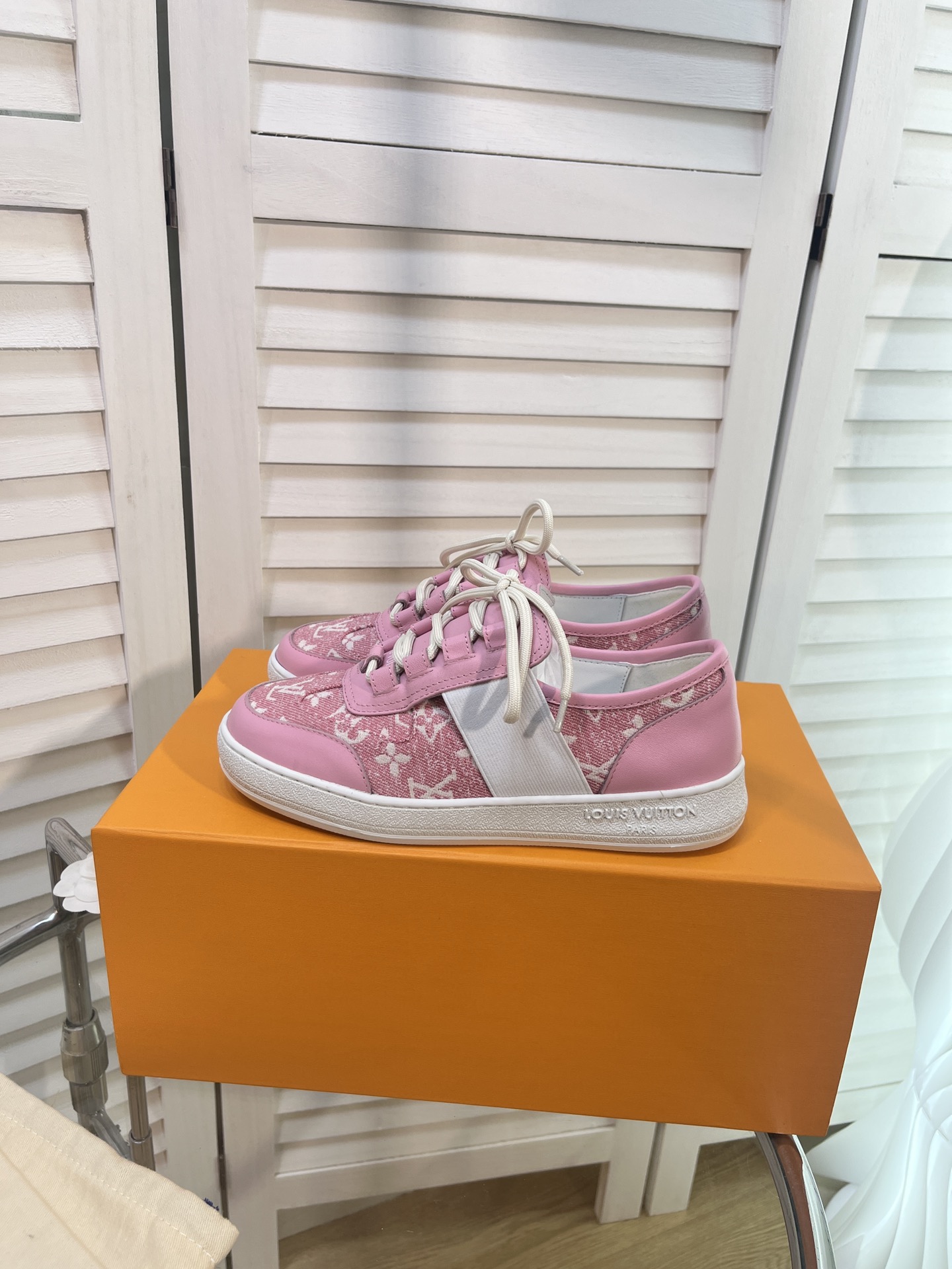 LOUIS VUITTON SNEAKERS