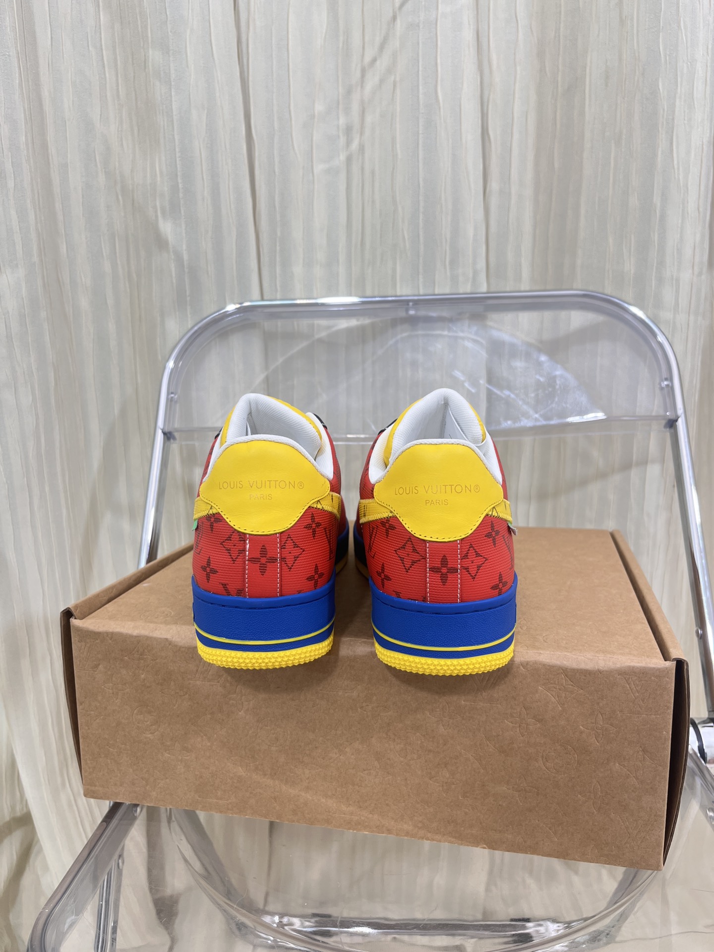 LOUIS VUITTON SNEAKERS