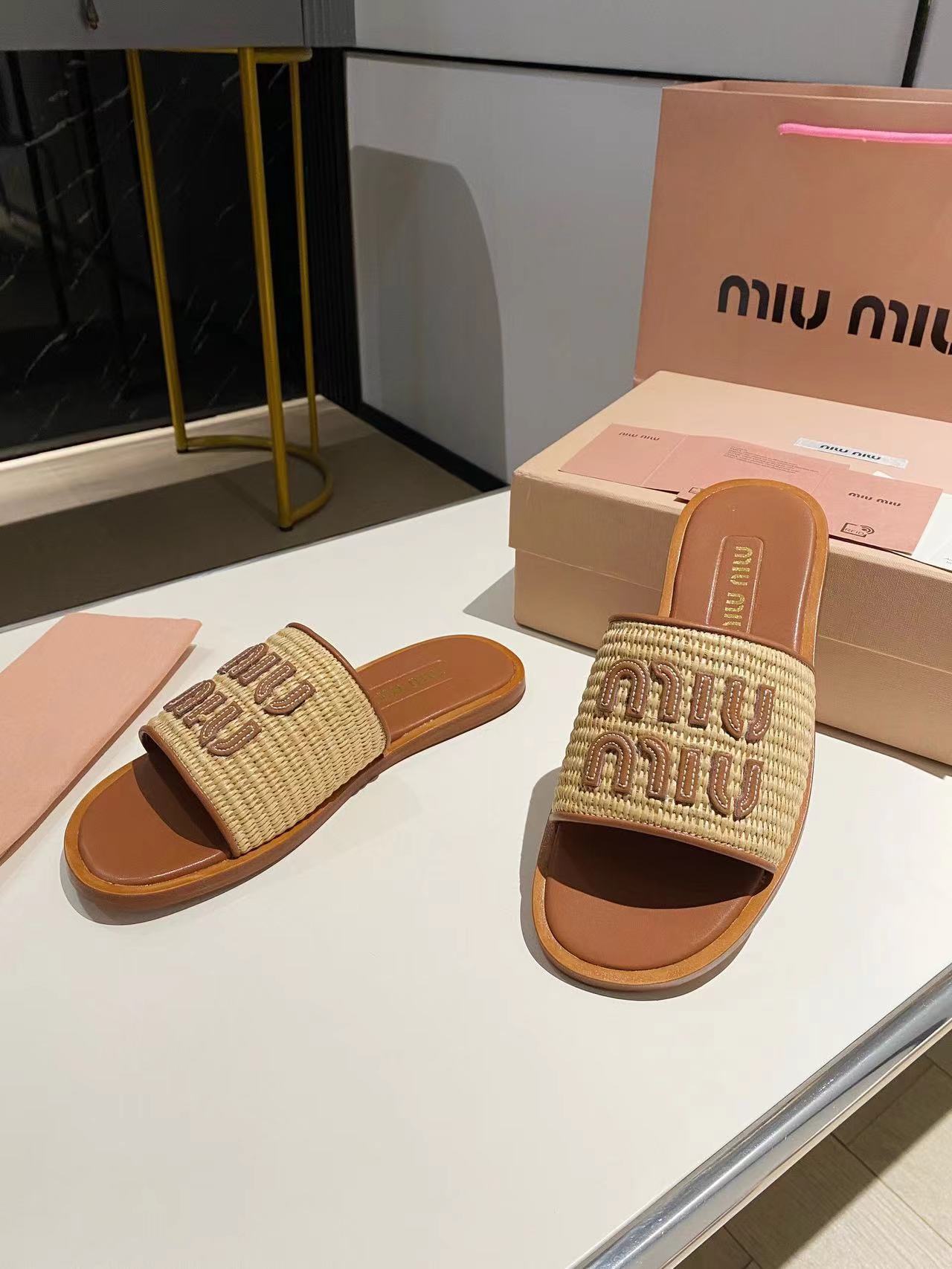 Miu Miu Classic Fashion Slippers