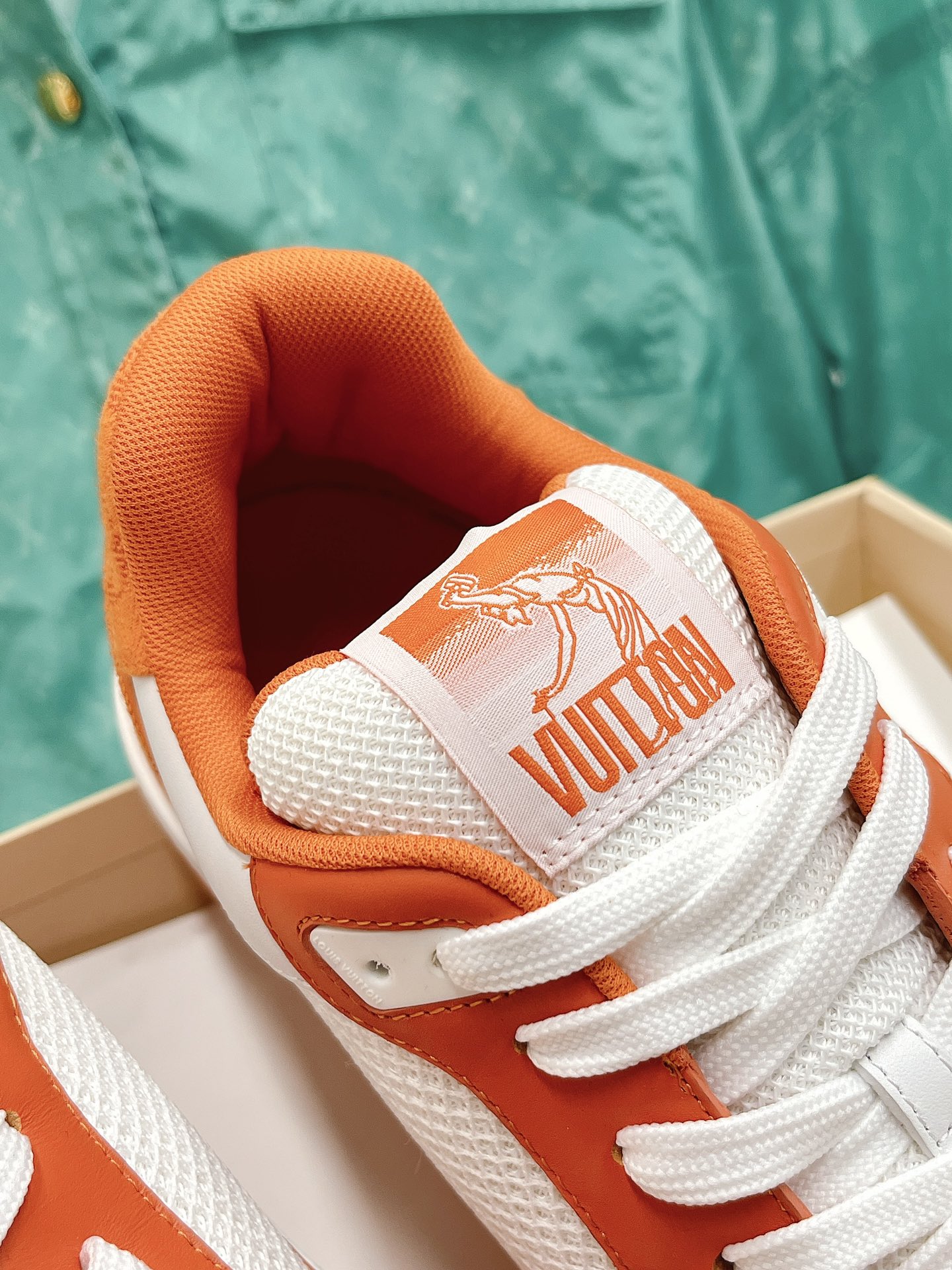 LOUIS VUITTON SNEAKERS