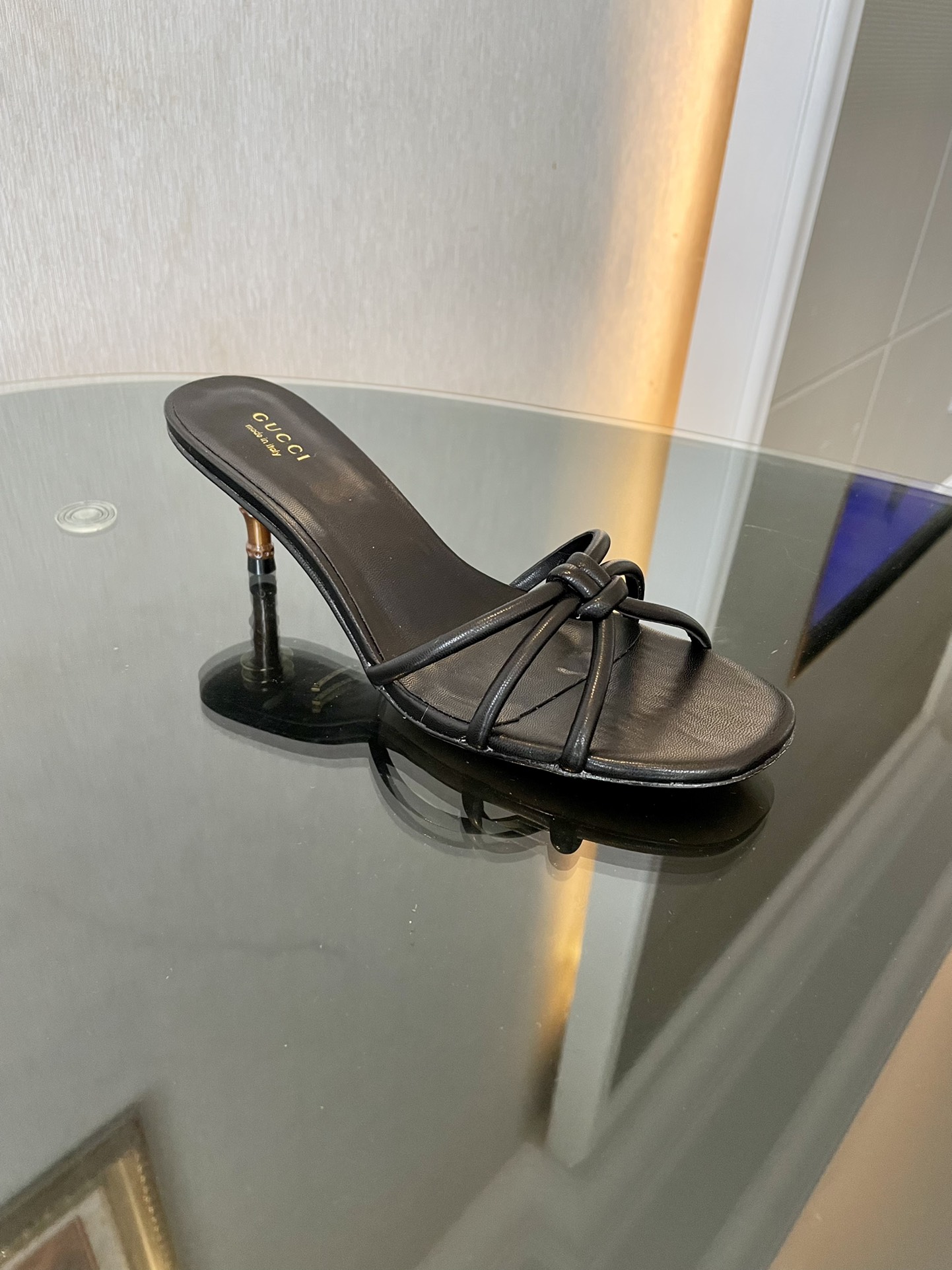 GUCCI SLIDES
