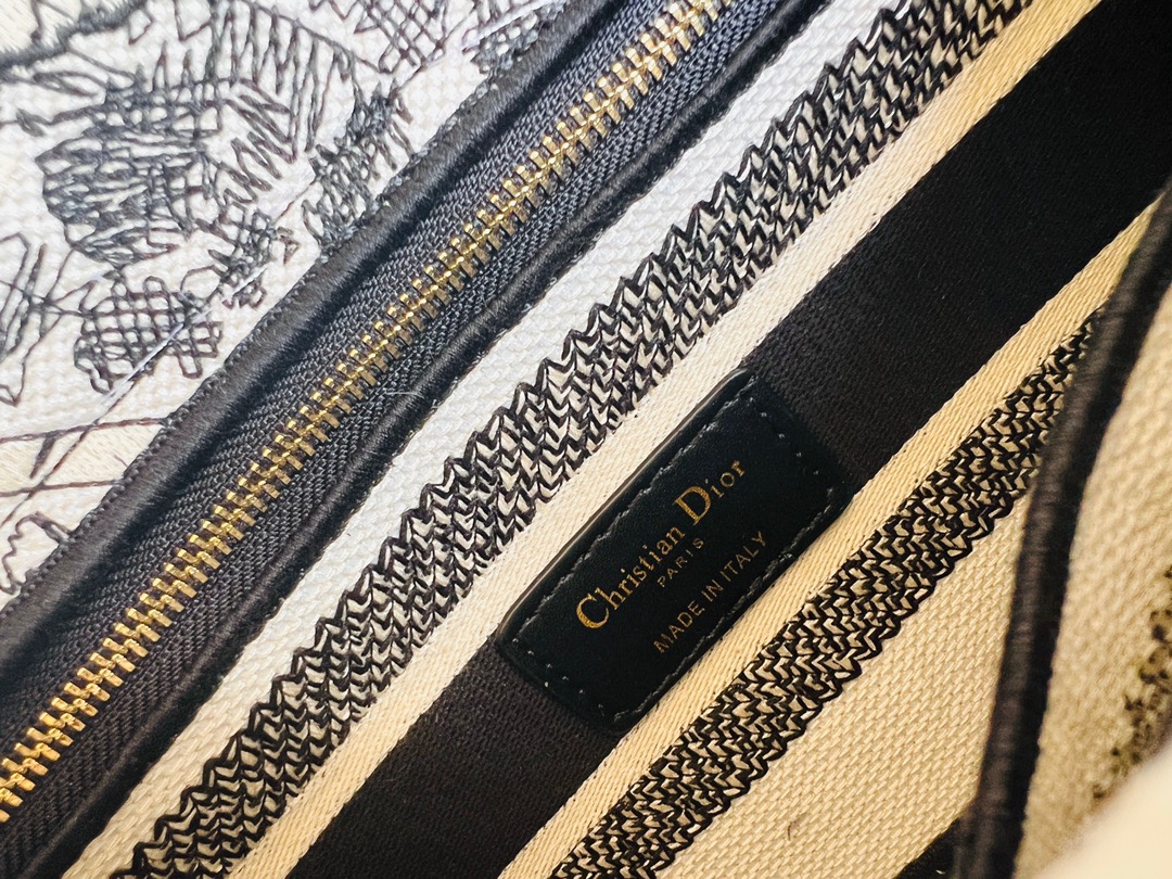 DIOR BAG