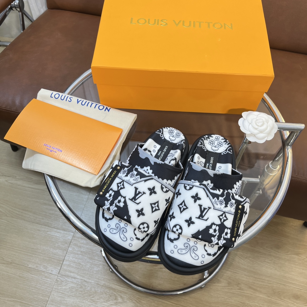 LOUIS VUITTON SLIDES