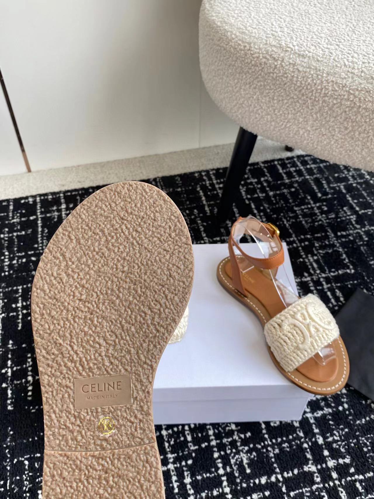 Celine 2024  Triumphal Arch English Style Flat Bottom Micro Label Sandals Slippers