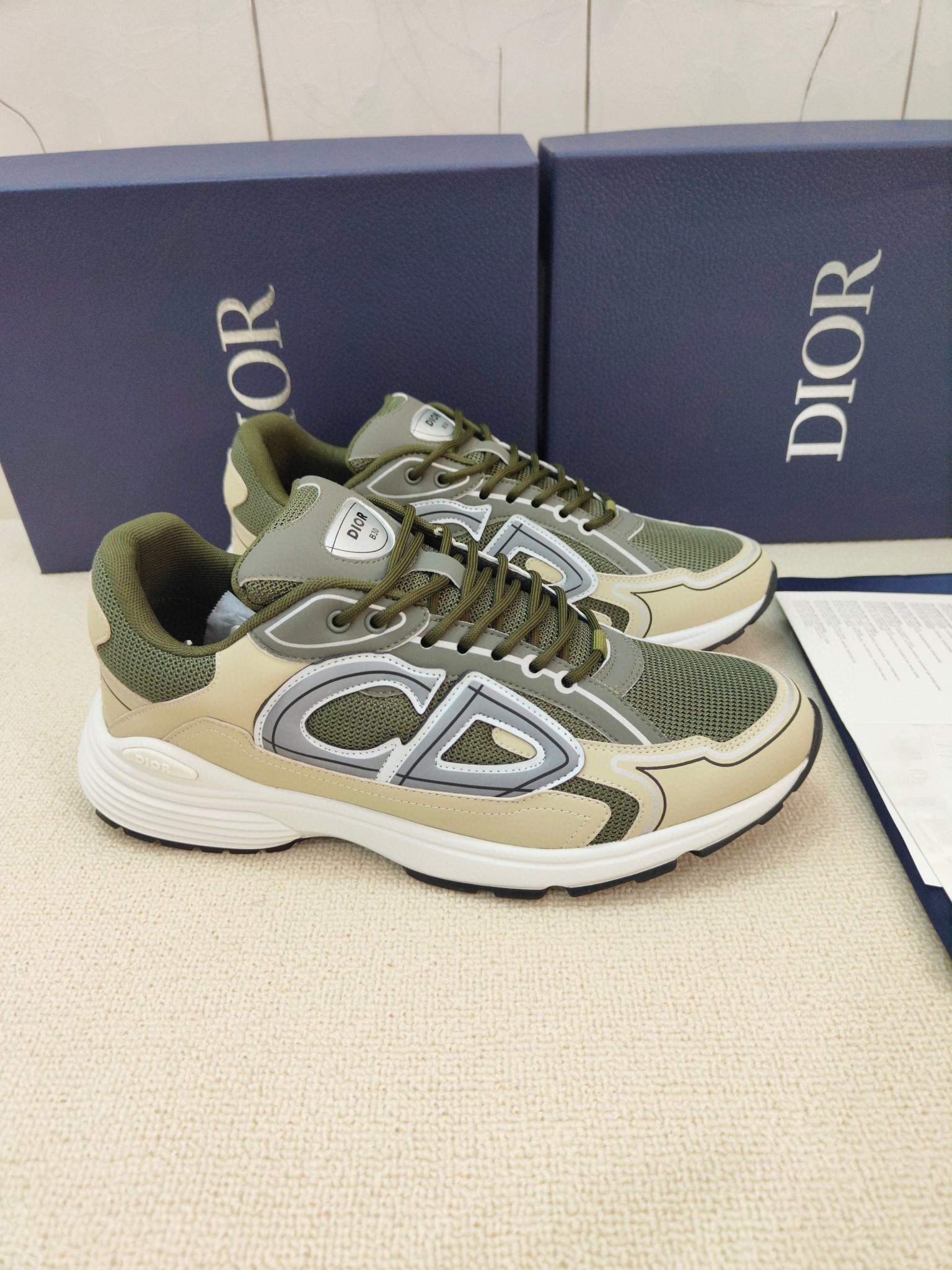 DIOR B30 SNEAKERS
