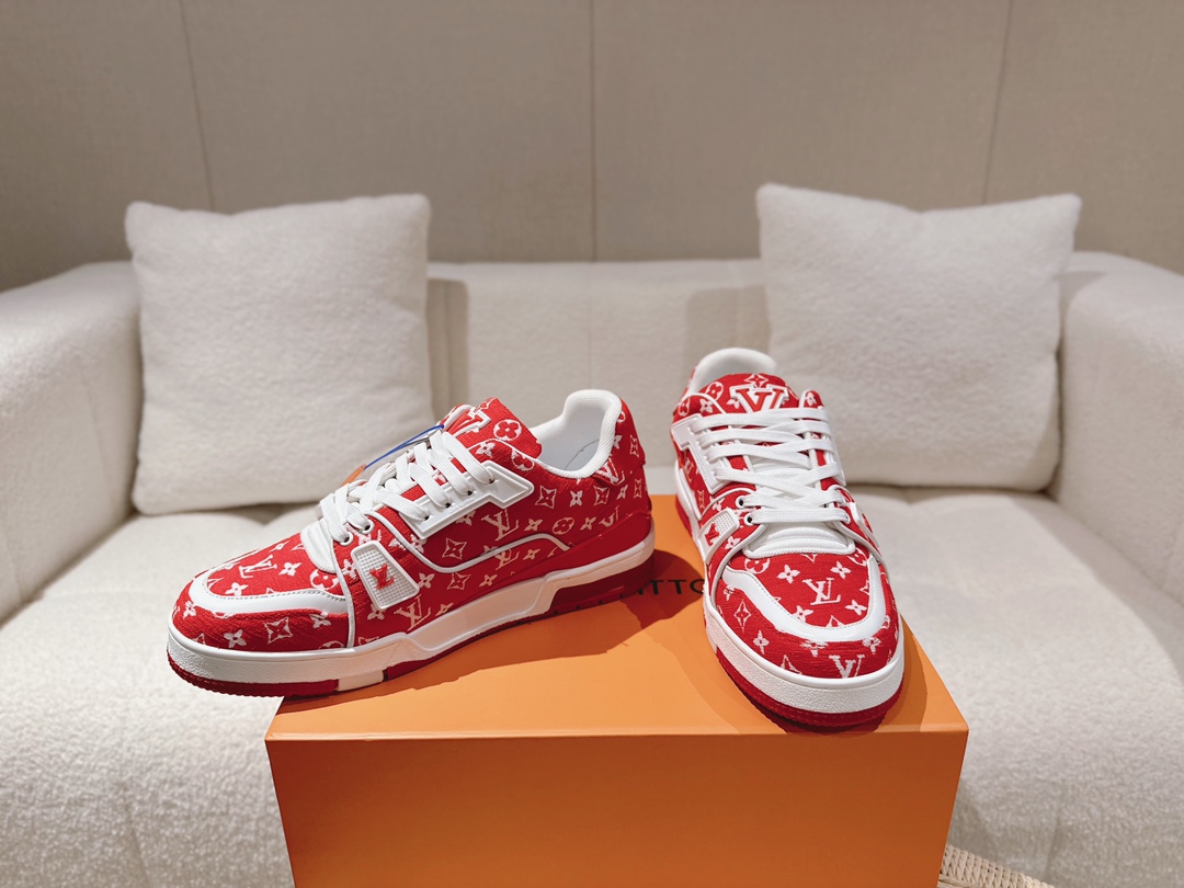 LOUIS VUITTON SNEAKERS