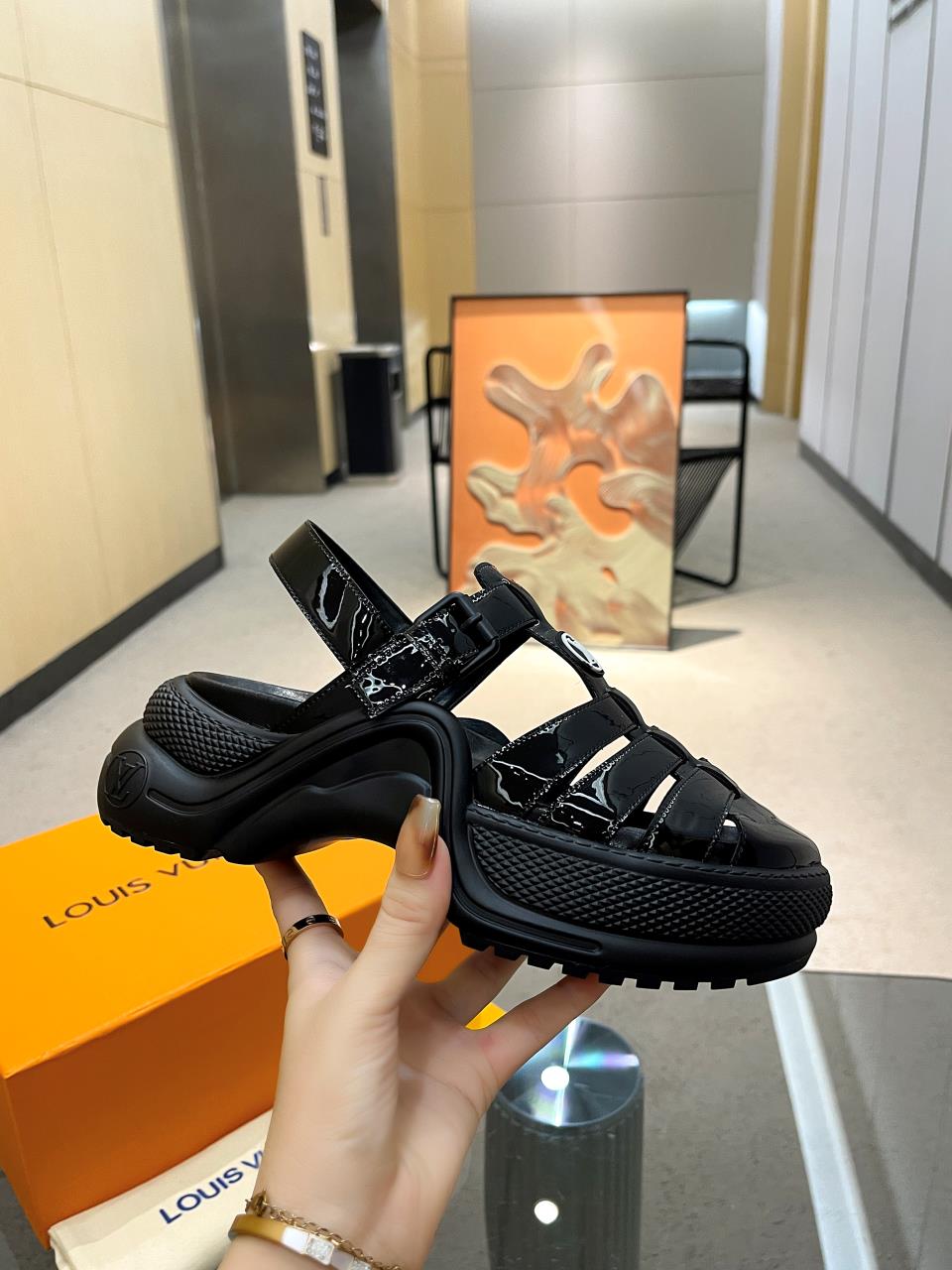 LOUIS VUITTON SANDALS