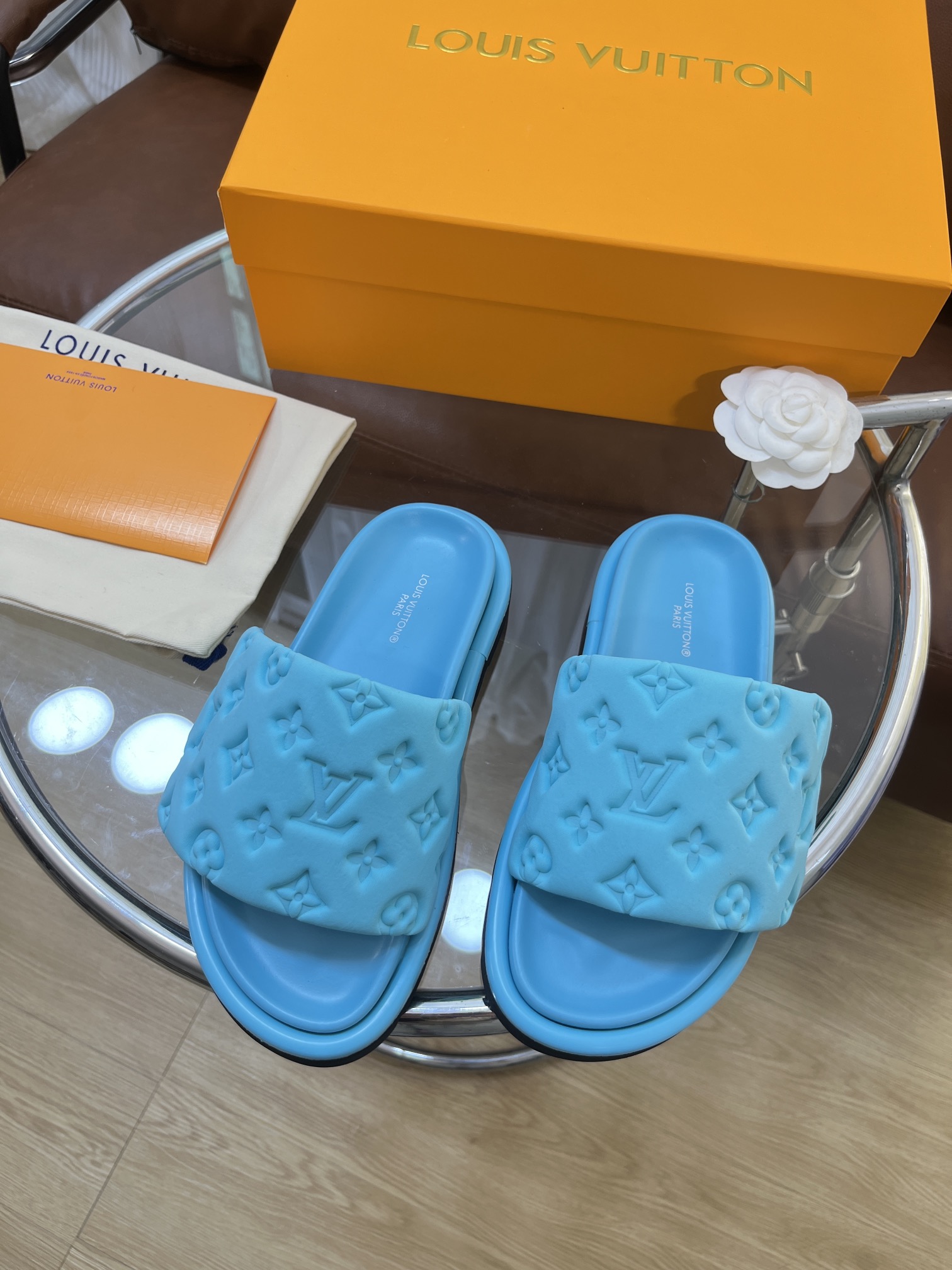 LOUIS VUITTON SLIDES