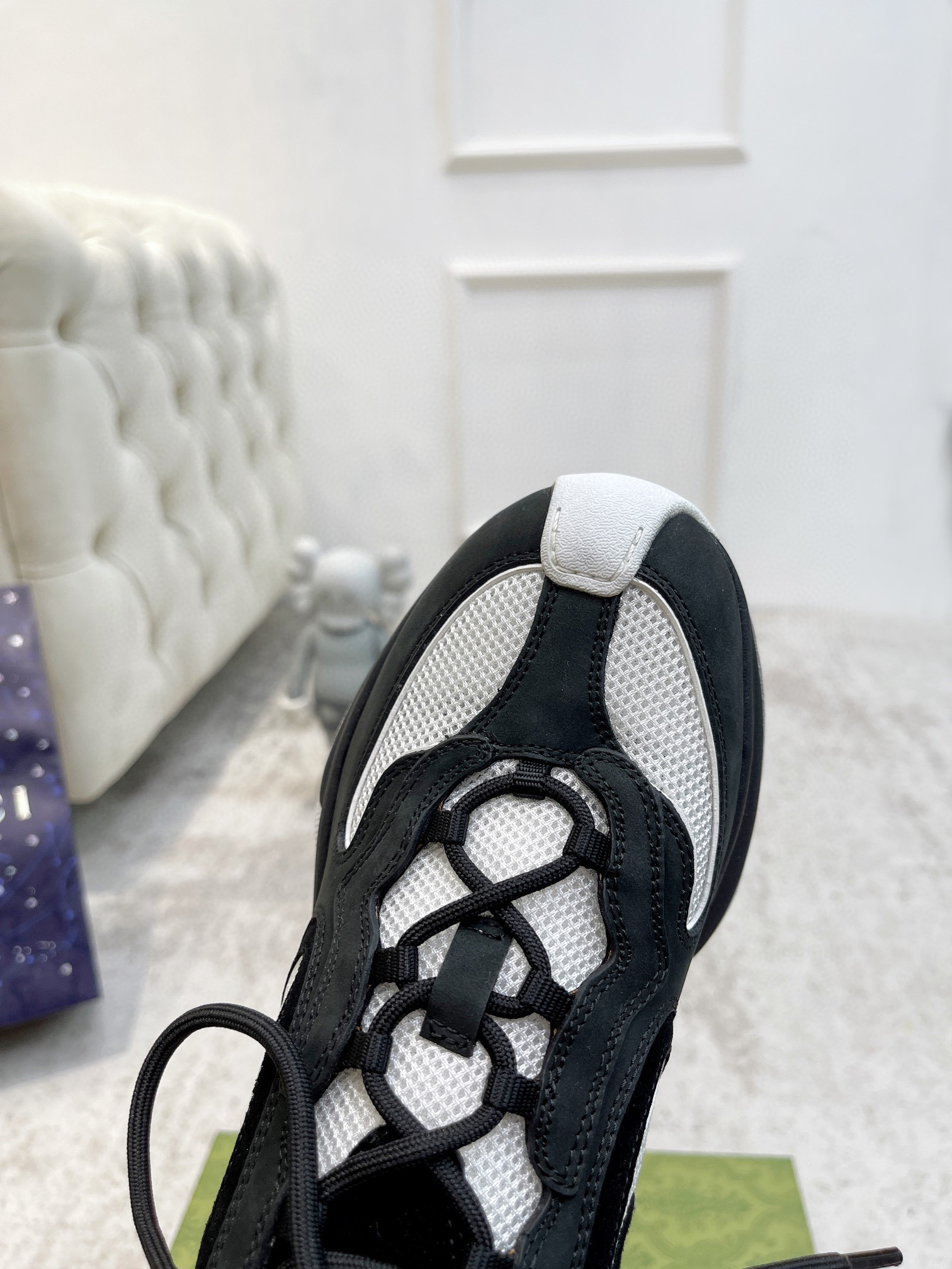 WOMEN'S GUCCI RUN SNEAKER