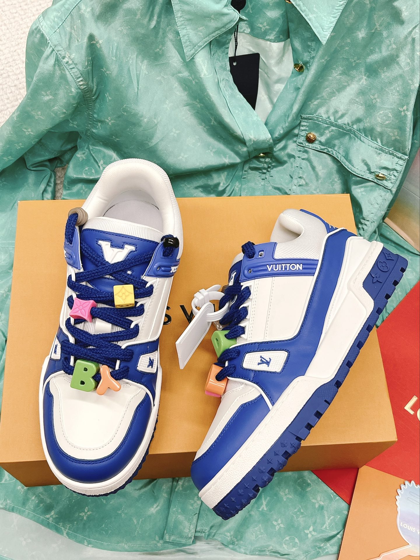 LOUIS VUITTON SNEAKERS