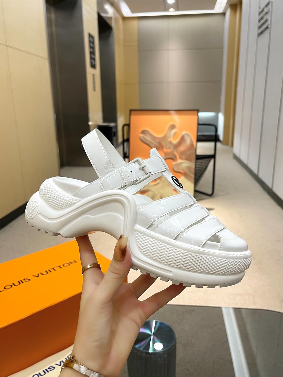 LOUIS VUITTON SANDALS