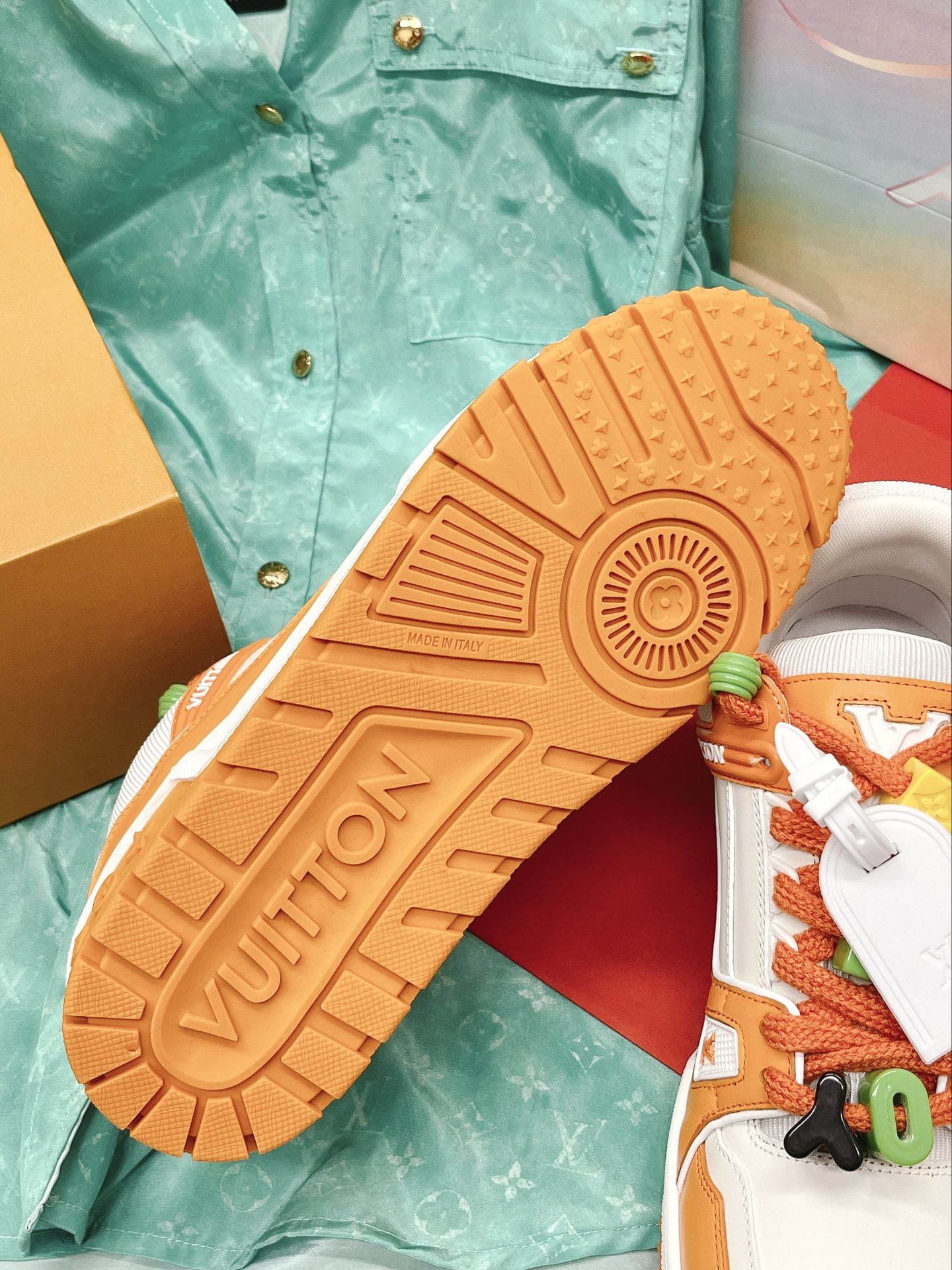 LOUIS VUITTON SNEAKERS