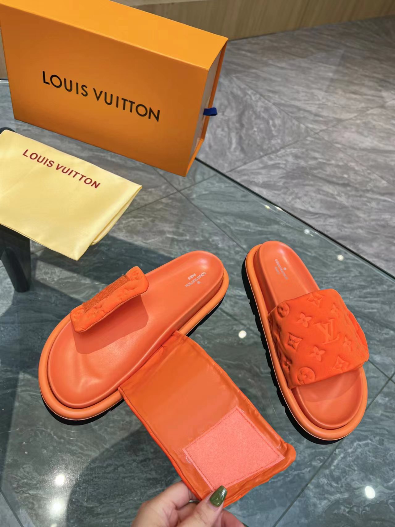 LOUIS VUITTON SLIDES