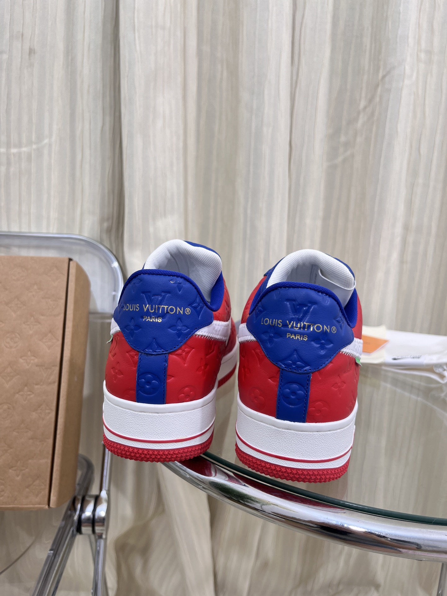 LOUIS VUITTON SNEAKERS