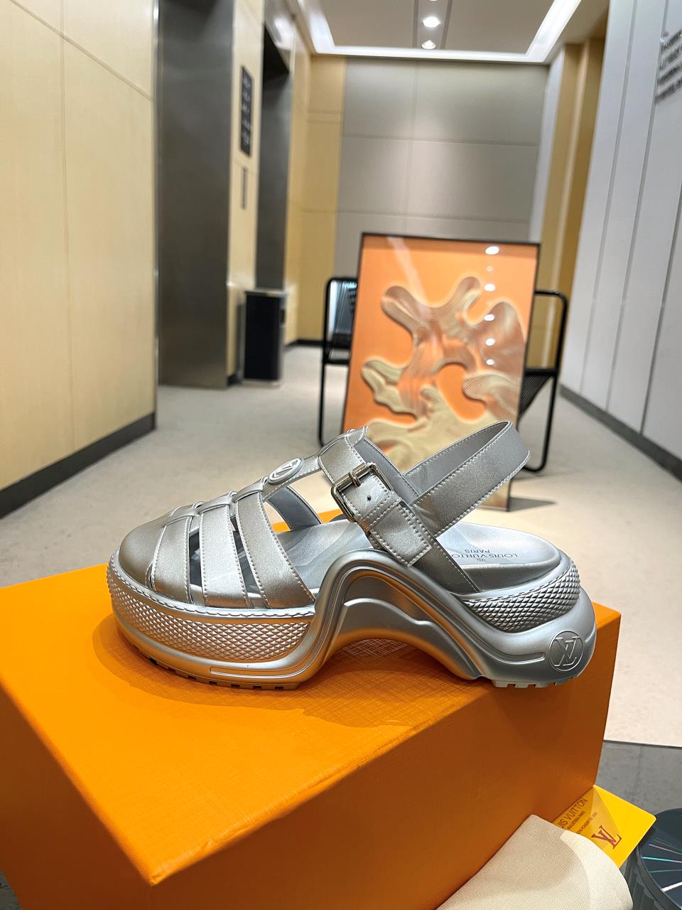 LOUIS VUITTON SANDALS