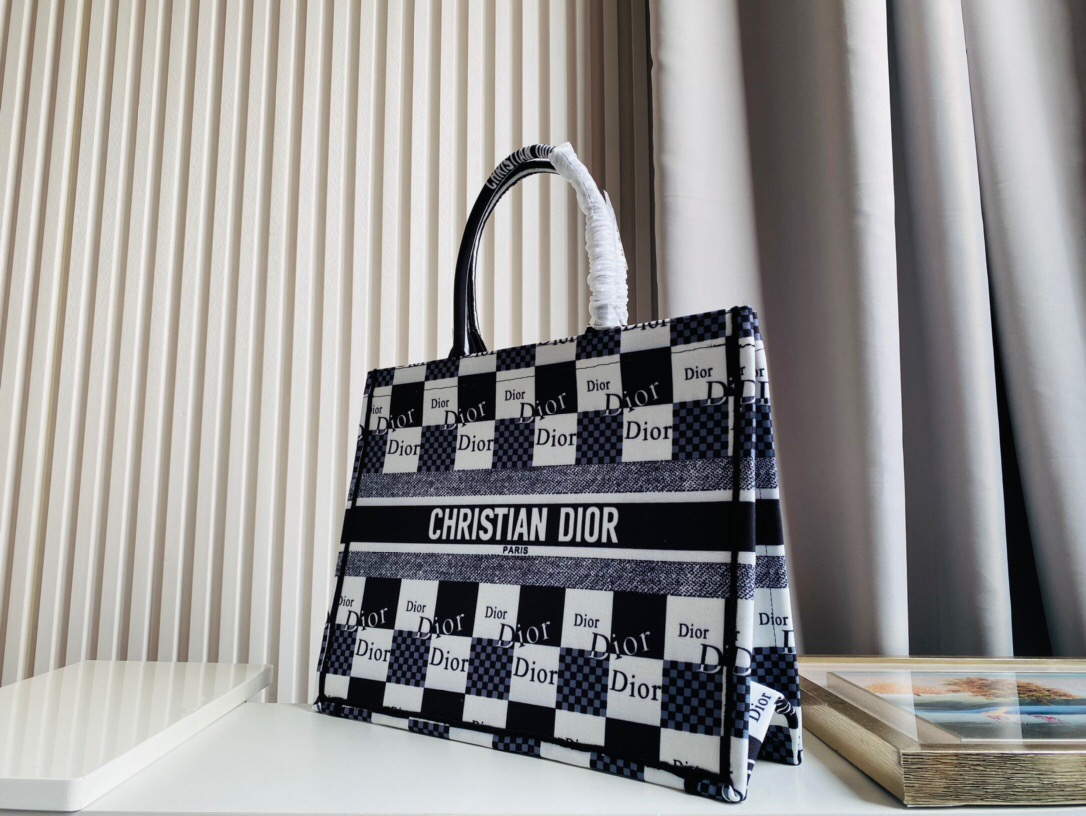 DIOR BAG