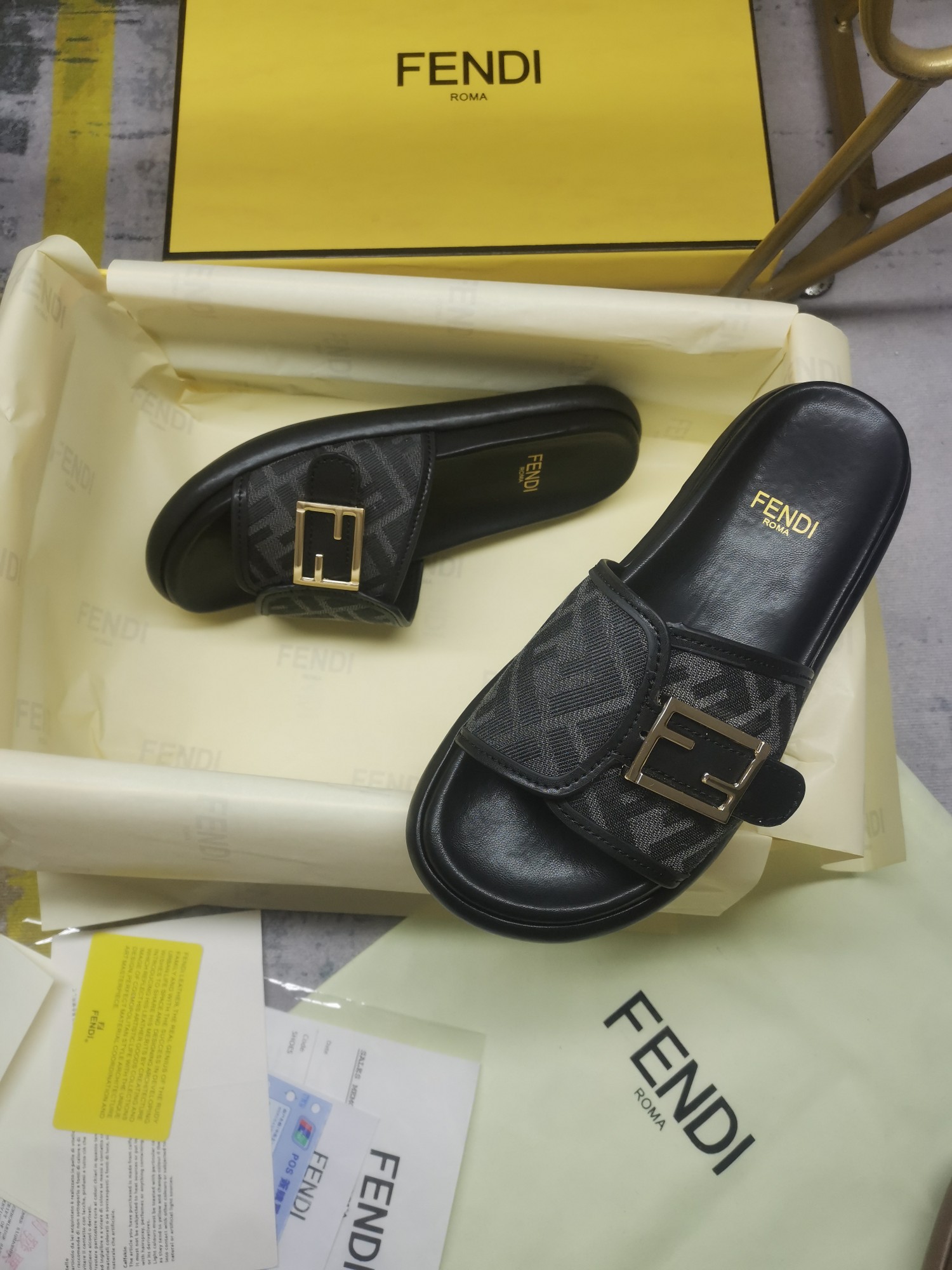 FENDI SLIDES