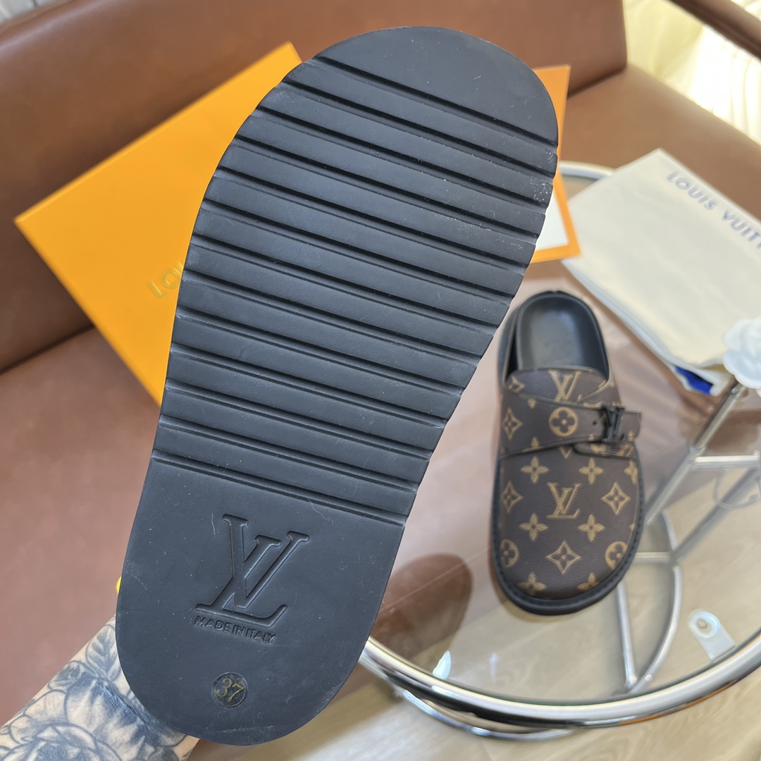 LOUIS VUITTON SLIDES