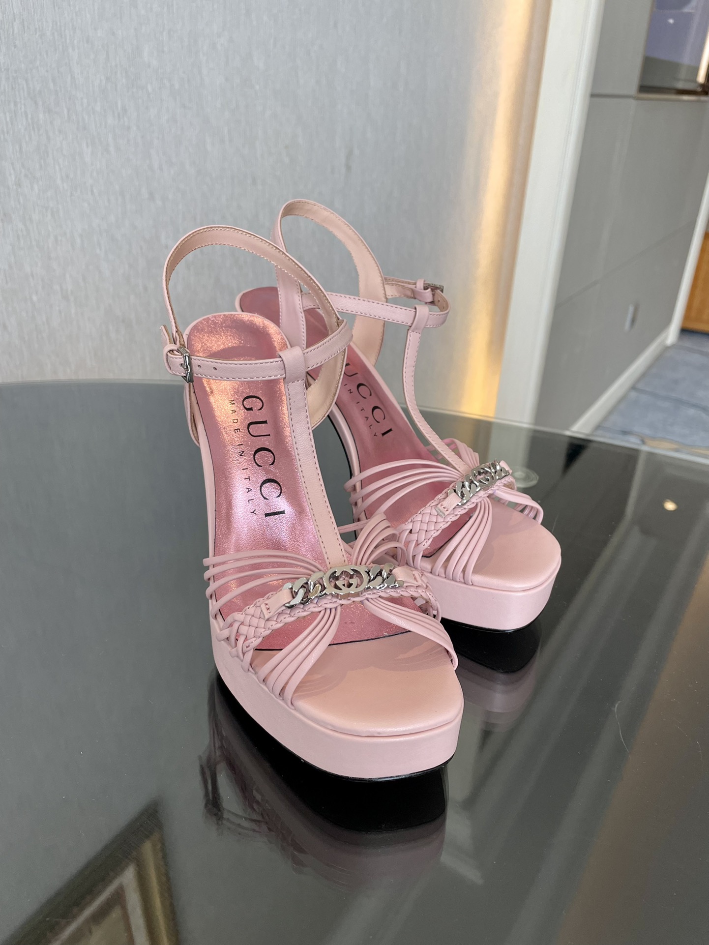 GUCCI SANDALS