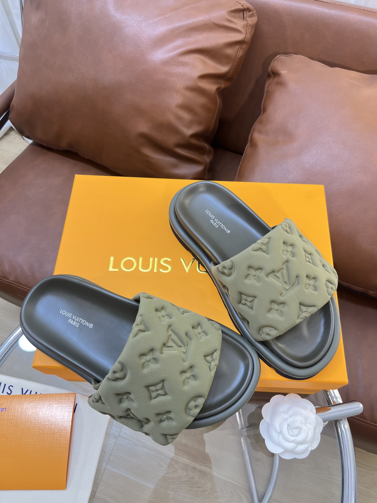 LOUIS VUITTON SLIDES