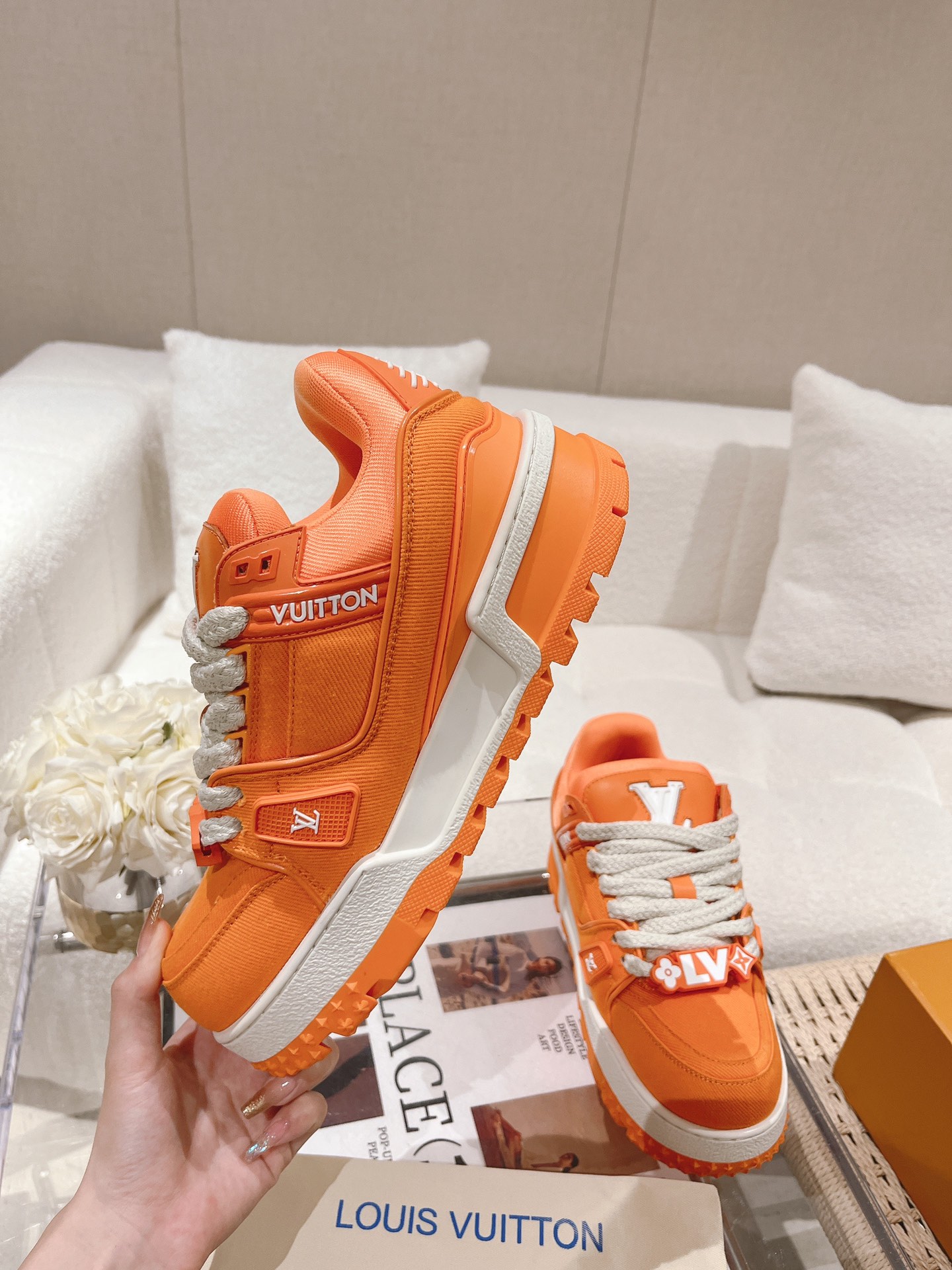 LOUIS VUITTON SNEAKERS