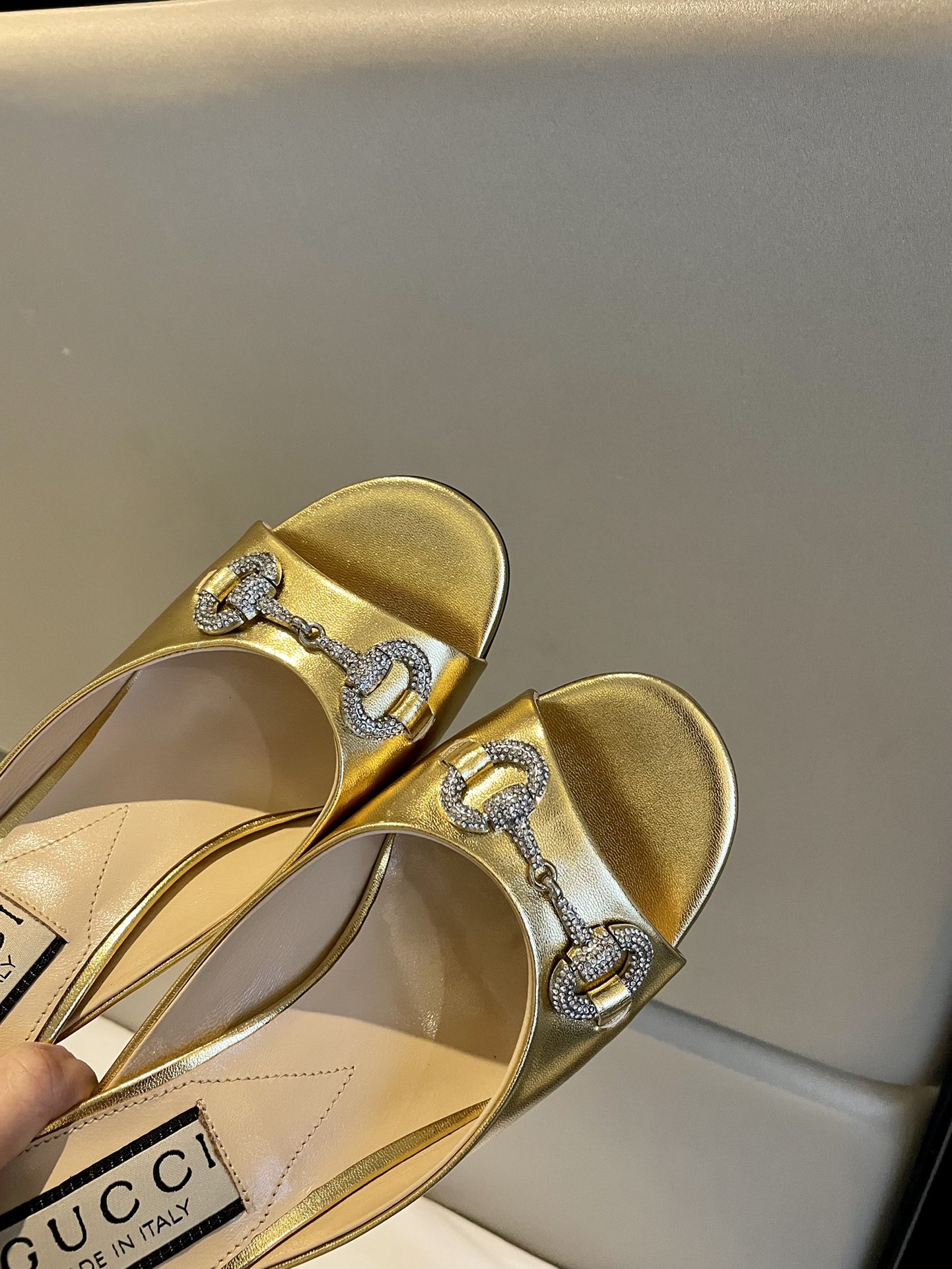GUCCI SLIDES