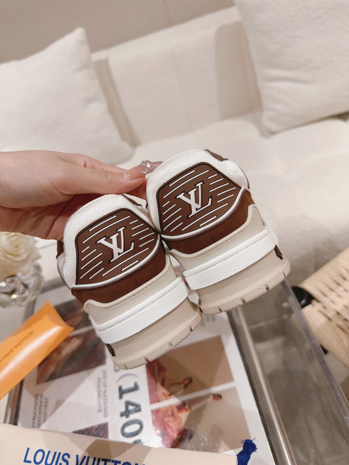 LOUIS VUITTON SNEAKERS