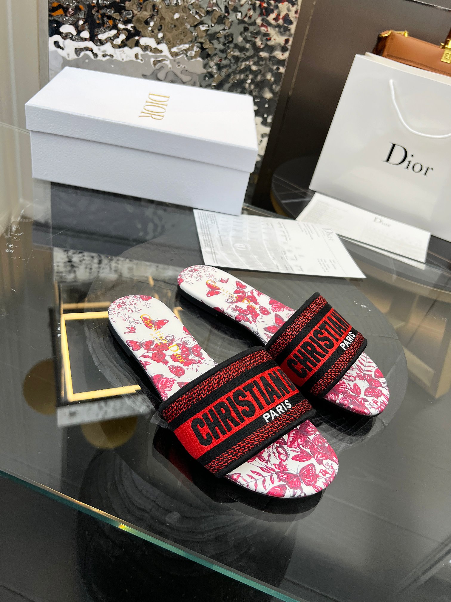DIOR SLIDES