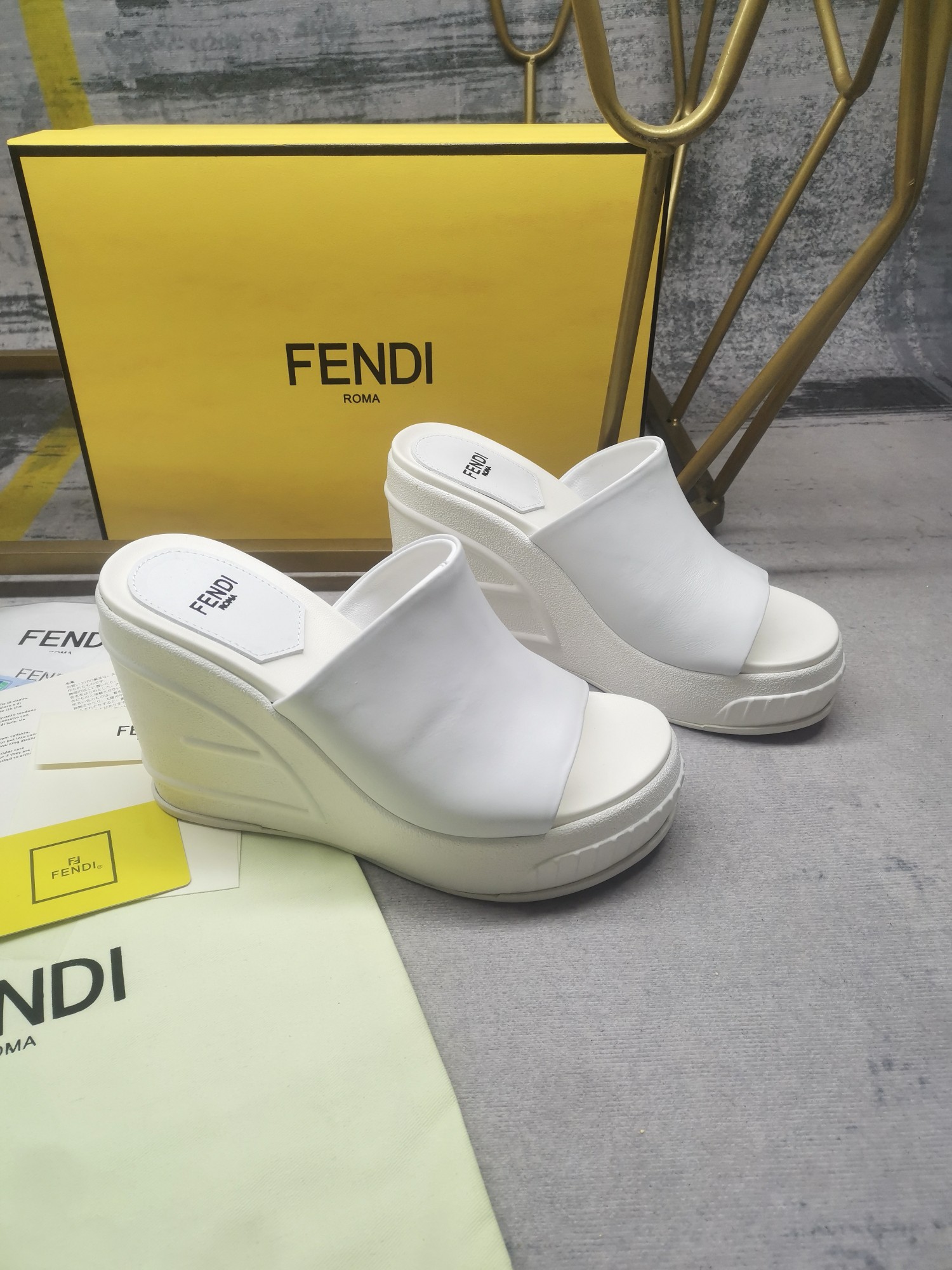 FENDI SLIDES