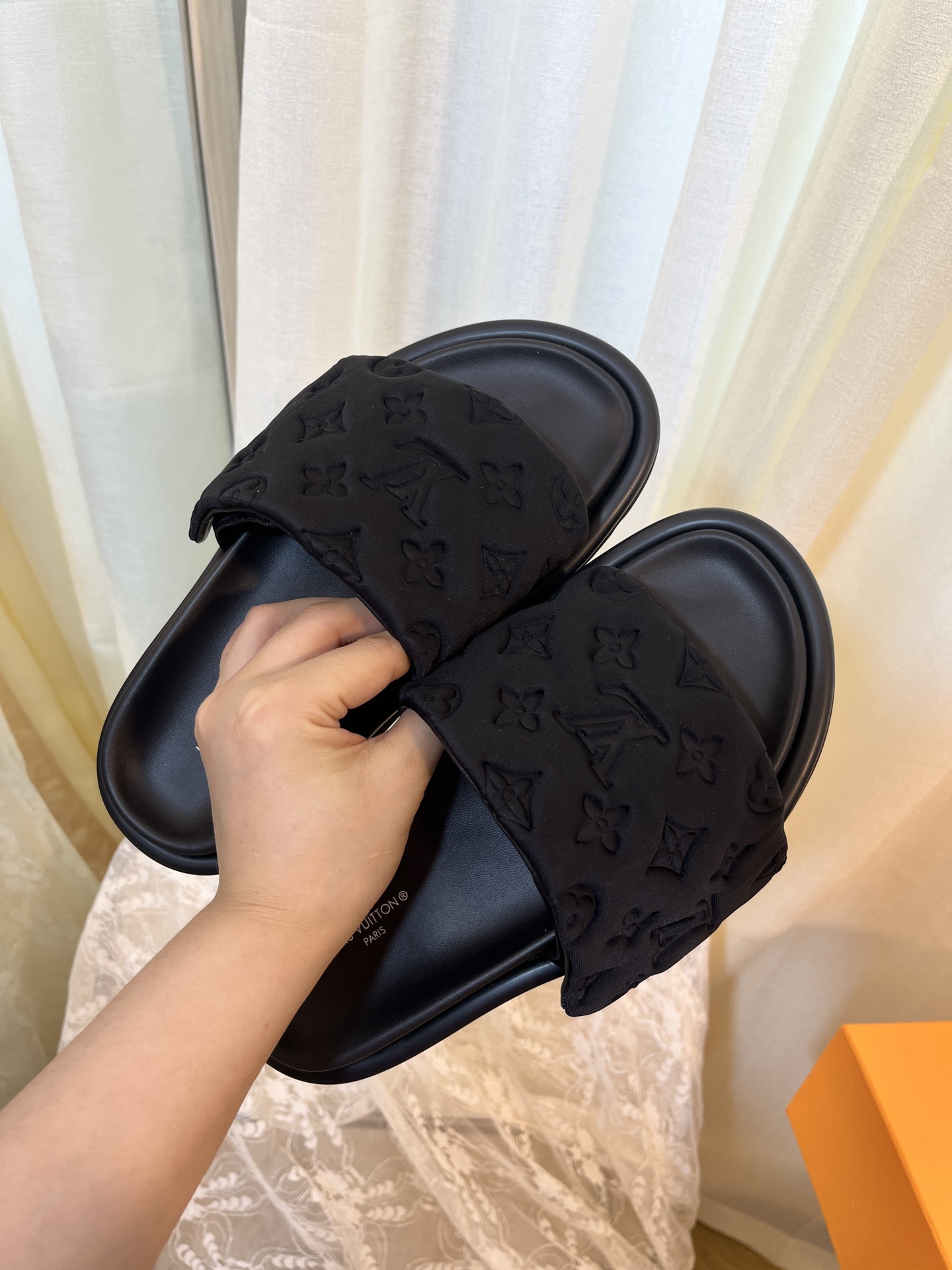 LOUIS VUITTON SLIDES