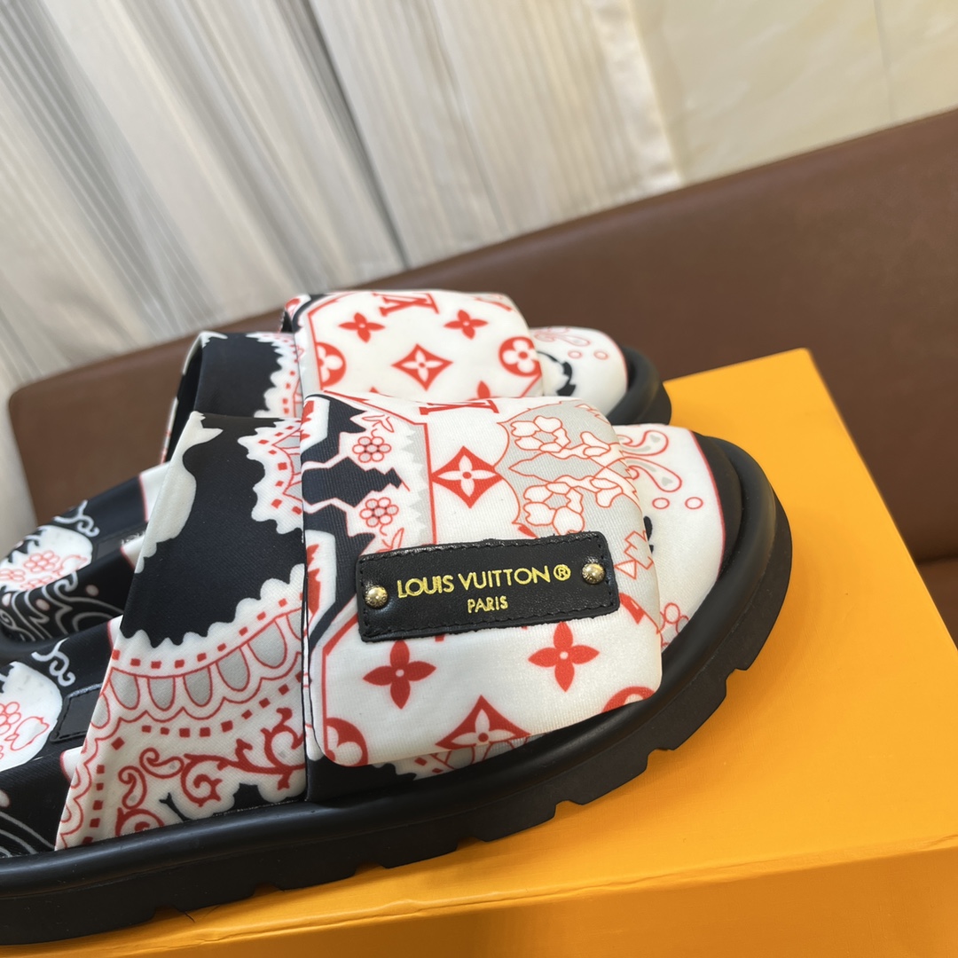 LOUIS VUITTON SLIDES
